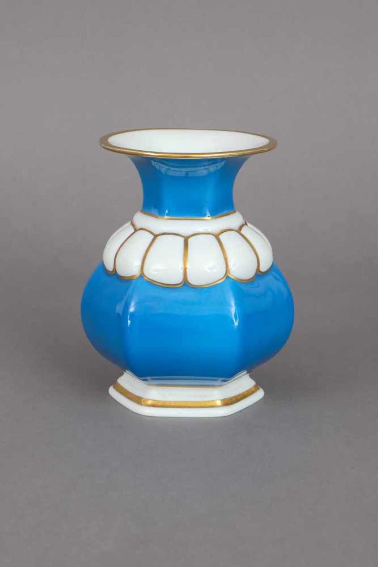 ROSENTHAL Vaseum 1928, Entwurf PHILIPP ROSENTHAL, Modell-Nr. 255-1, polygonaler Korpus auf gekehltem