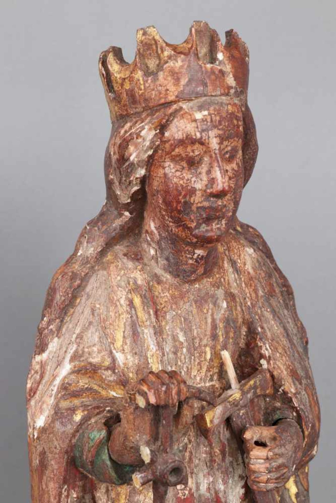 wohl gotische Holzschnitzfigur ¨Katharina von Alexandrien¨ vermutlich Polen, 16./17. Jahrhundert, - Bild 3 aus 5