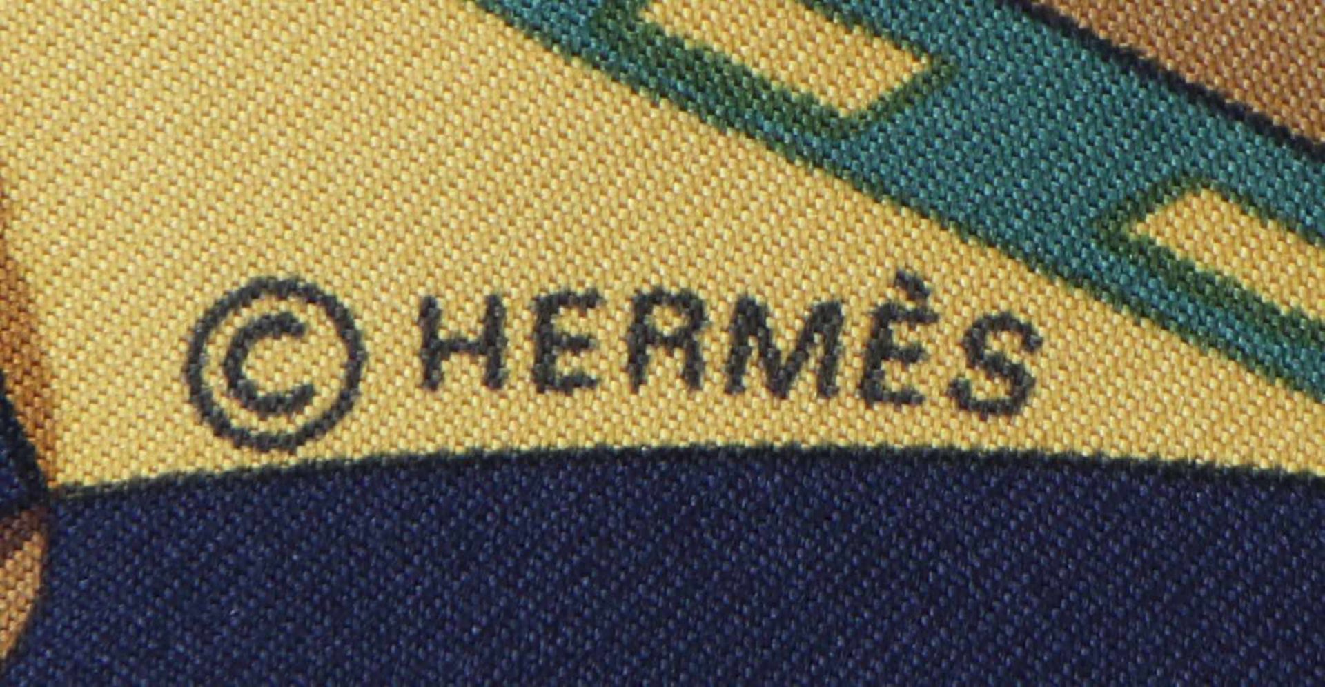 HERMES Seidentuch / Carré, ¨Ombrelles et Parapluies¨ by Hubert de Watrigant Seidentuch, 90x90cm, - Image 3 of 3