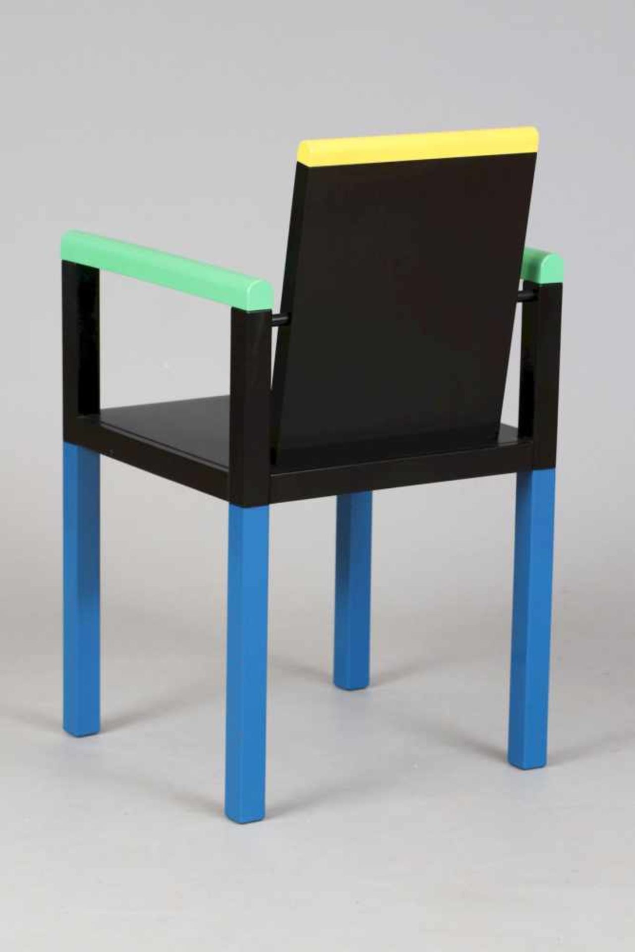 GEORGE JAMES SOWDEN (1942) ¨Palace Chair¨ für MEMPHIS (Milano) eckiger Rahmen Holz, farbig lackiert - Bild 3 aus 4