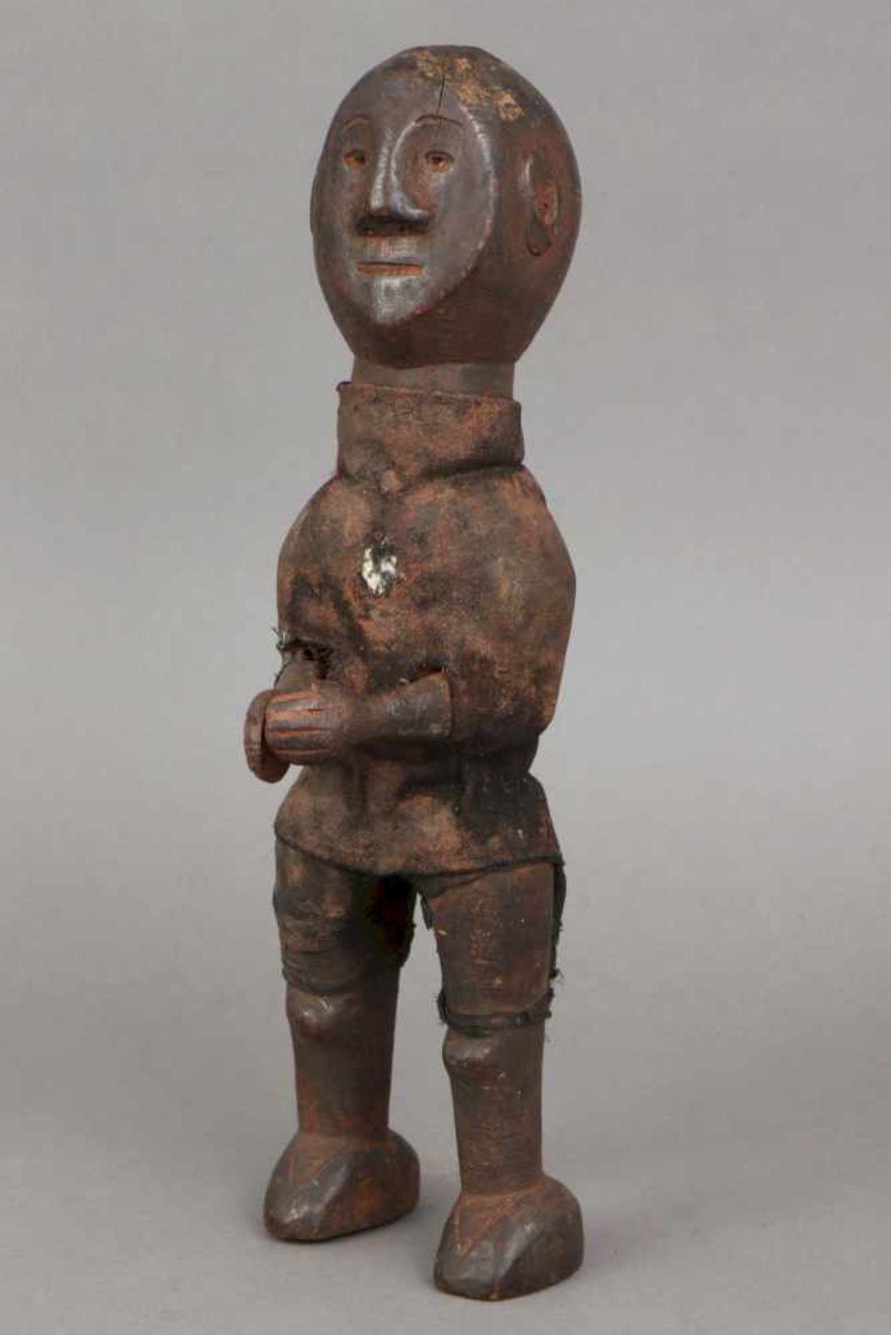 Afrikanische Ritualfigur, wohl Pare, Tanzania sog. Power Figur, Holz, geschnitzt und dunkel