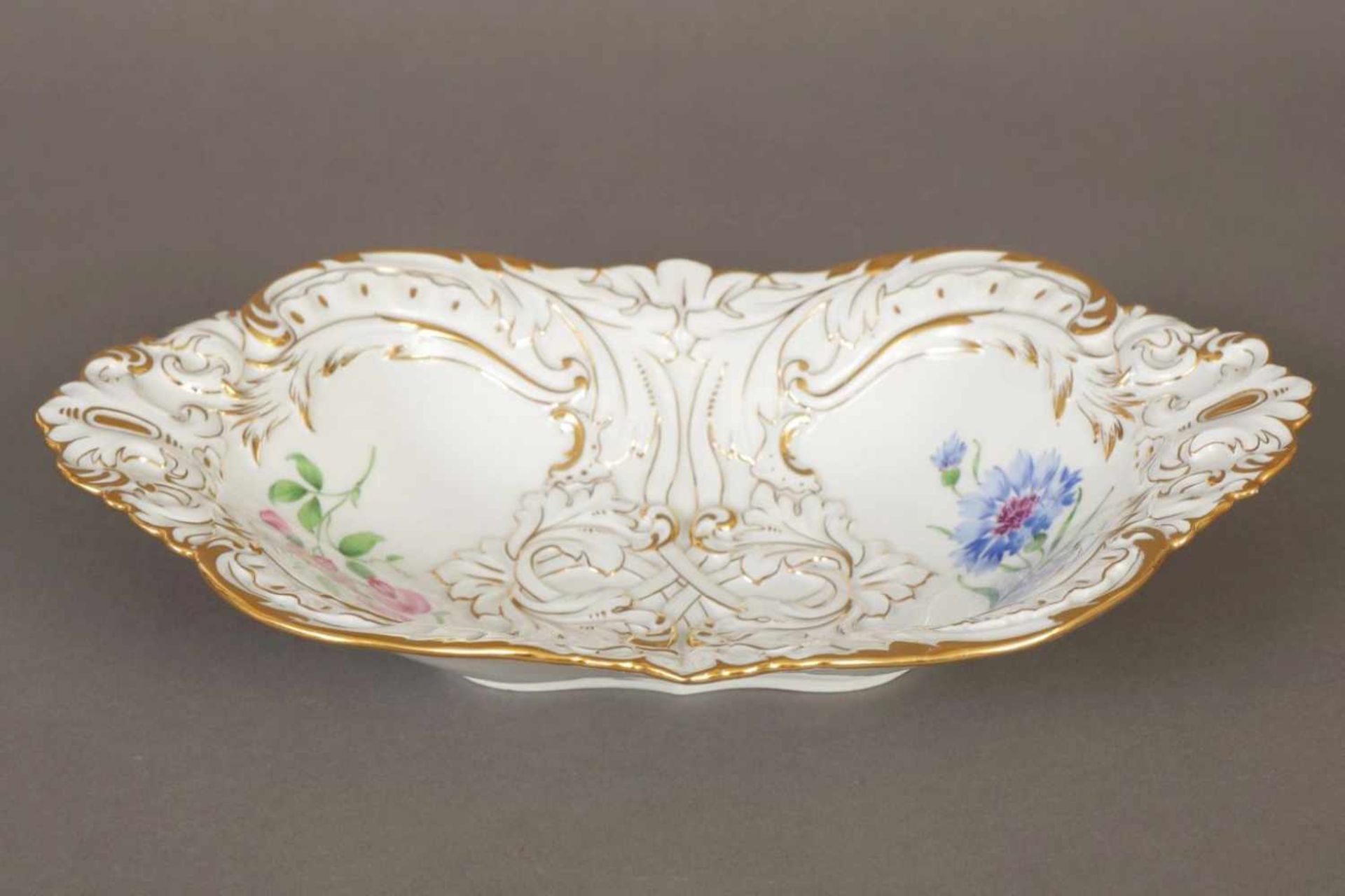 MEISSEN Prunkschale 1924-1934 (Pfeifferzeit), ovale, passig geschwungene Form, floralornamentiertes