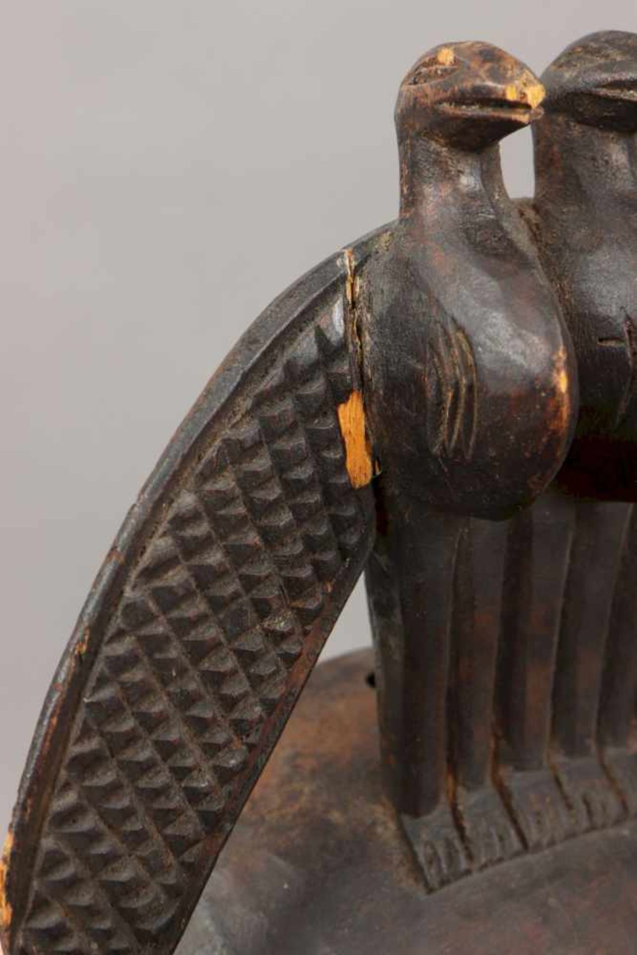 Tanzmaske der Senufo, Elfenbeinküste dunkel patiniertes Holz, geschnitzt, schlankes Gesicht mit - Bild 3 aus 3
