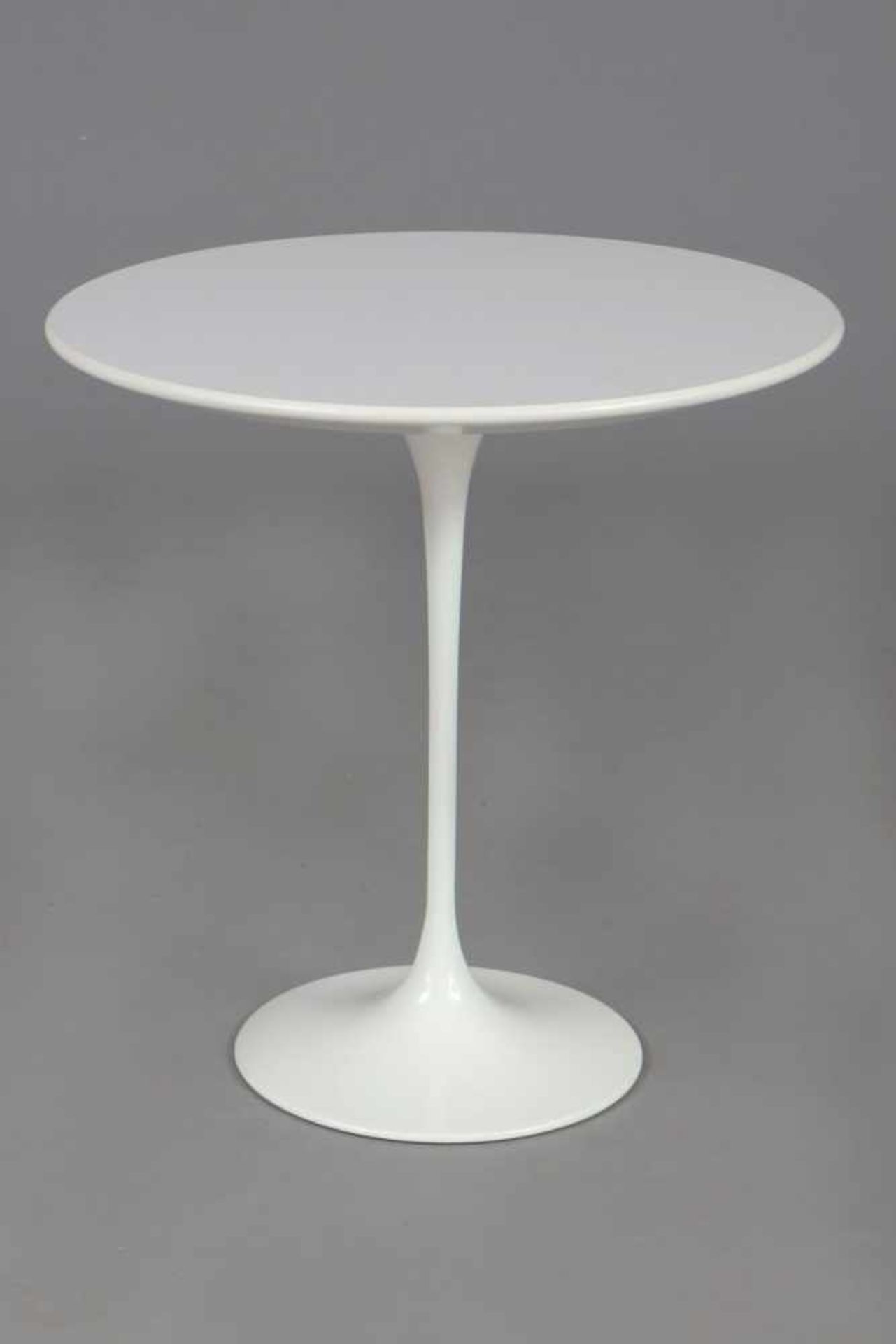 EERO SAARINEN ¨Tulip¨ Beistell-Tisch Ausführung KNOLL, weiß lackiert und laminiert, H 52cm, D 51cm,