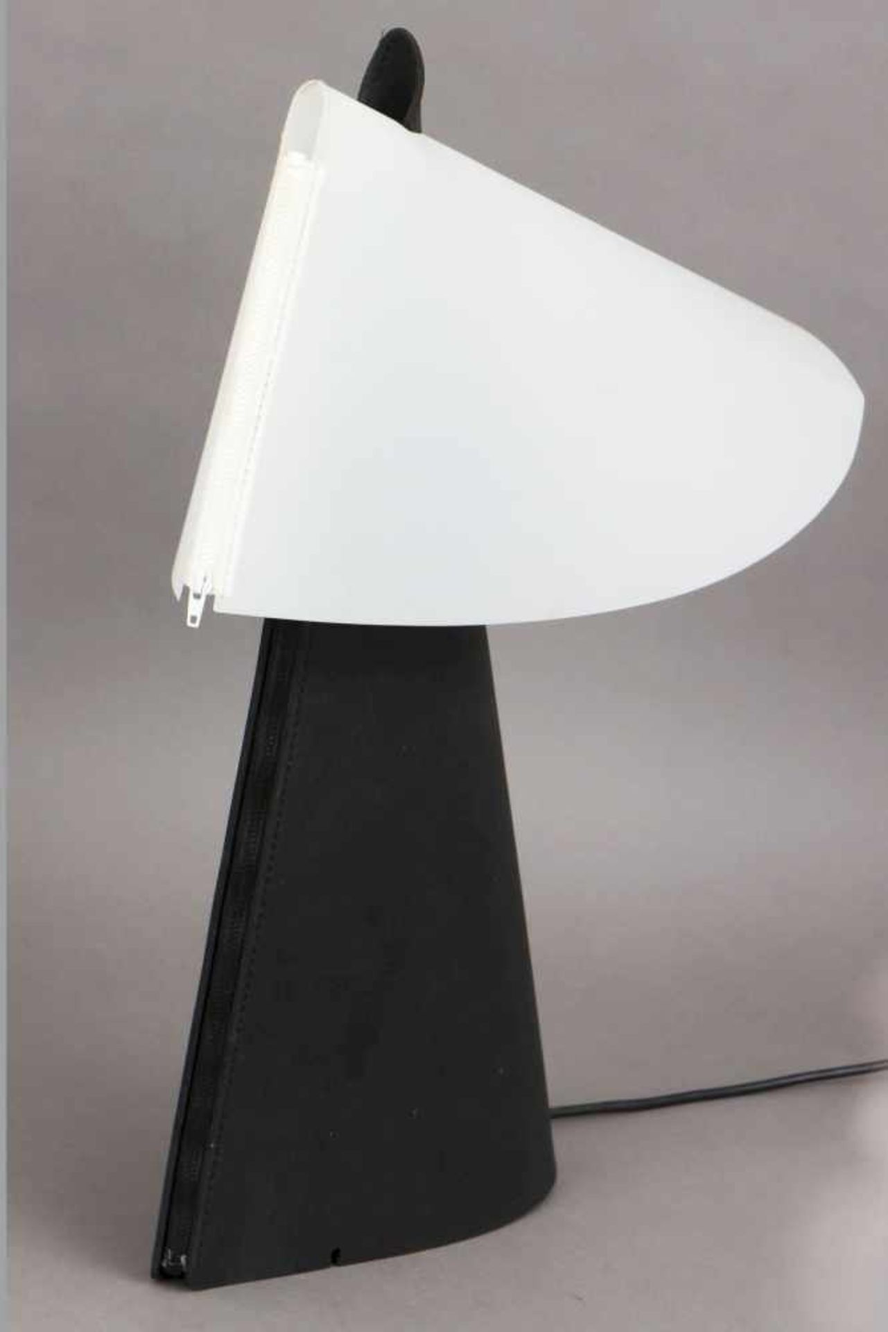 Tischlampe ¨Zip Light¨ Entwurf Sigmar Willnauer aus dem Jahr 1994, Hersteller Naos, konischer Stand - Bild 2 aus 2