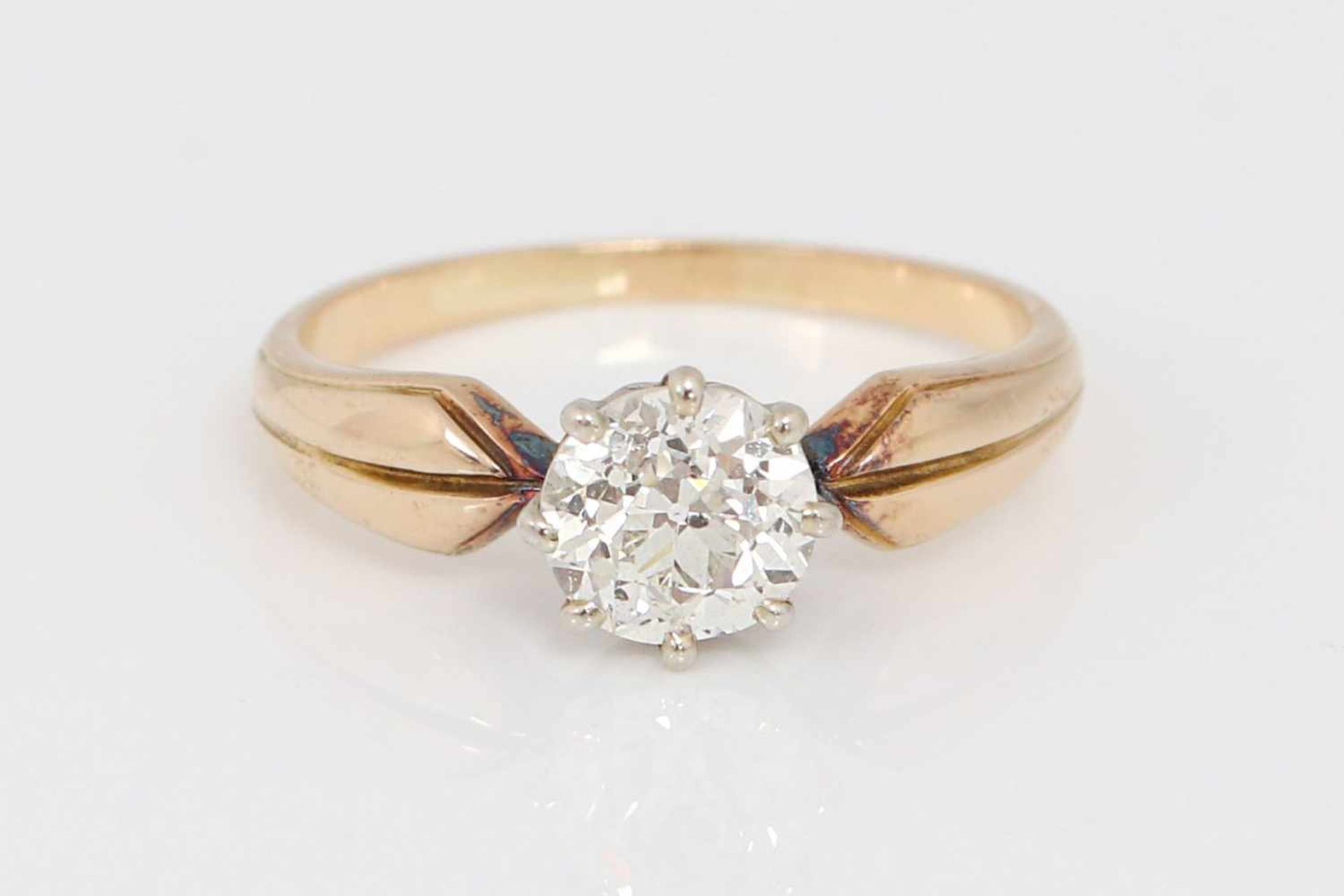 Antiker Diamant Solitärring Rotgold, zarte Schiene mit einem Diamanten im Altschliff, ca. 1,00ct.,