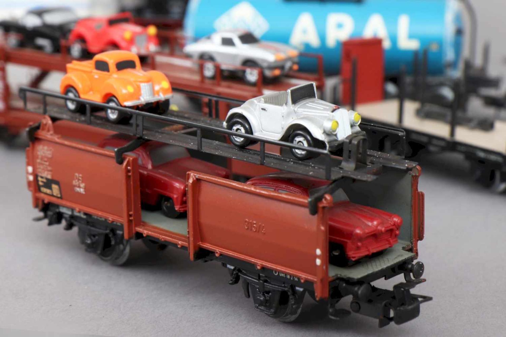 MÄRKLIN Modelleisenbahn Spur H0 Konvolut Wagons, diverse, u.a., Autozüge, Rungenwagen, Kranwagen ( - Bild 2 aus 4