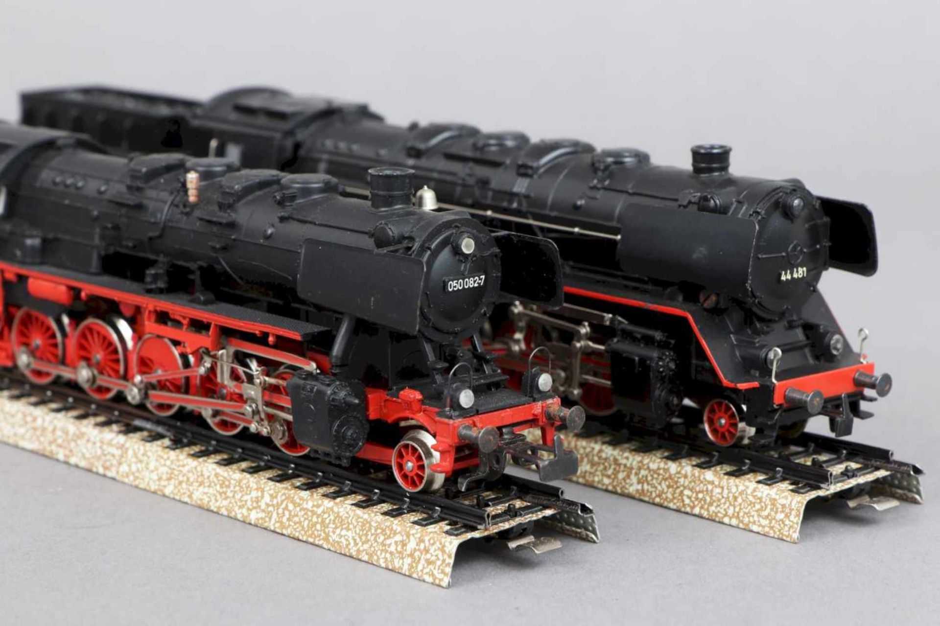 MÄRKLIN Modelleisenbahn Spur H0 2 Tender-Dampfloks, Modell DB 050082-7, schwarze Ausführung, und DB - Image 2 of 2