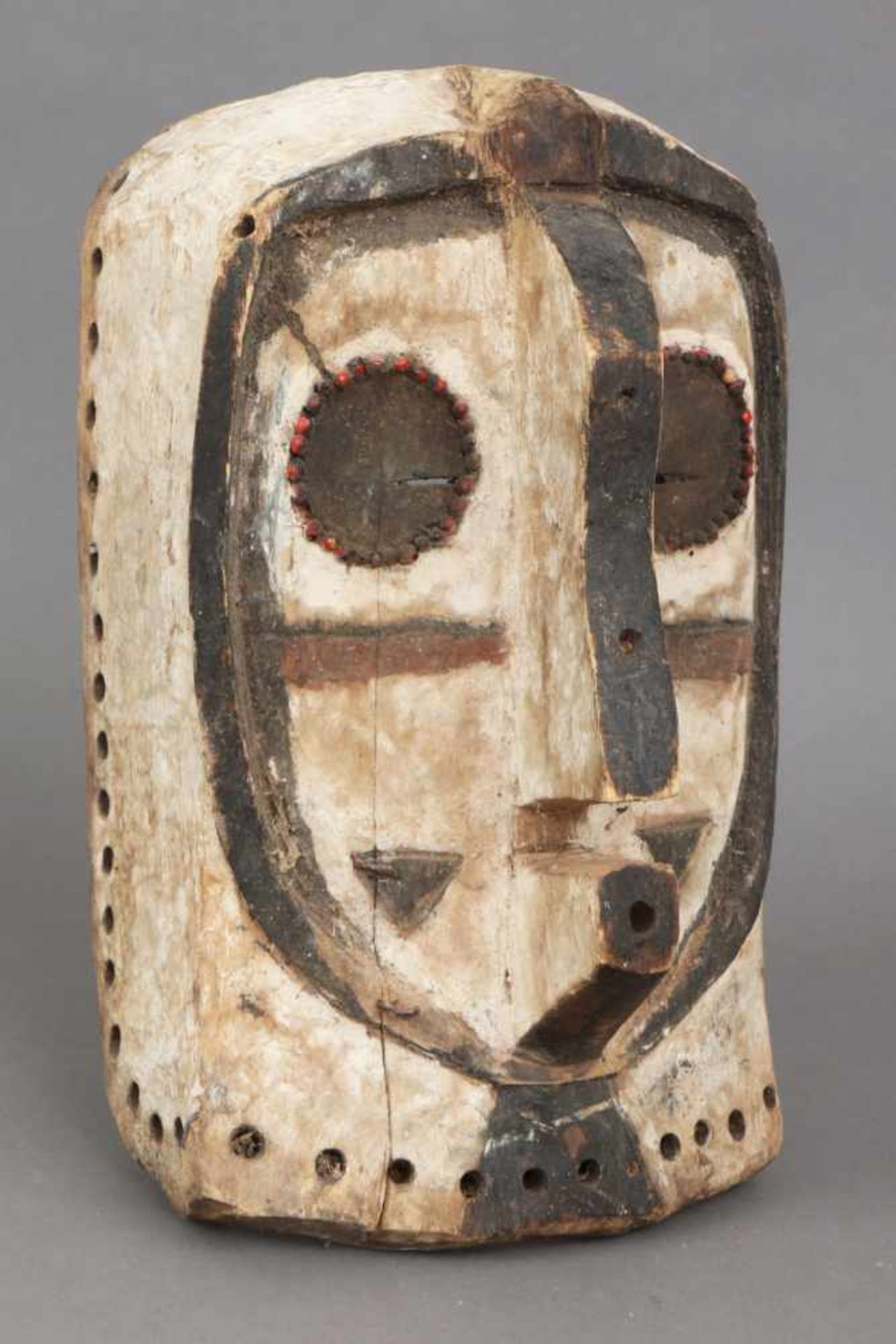 Afrikanische Ritualmaske, wohl Songye Kifwebe Maske, Kongo Holz, geschnitz, dunkel und hell (