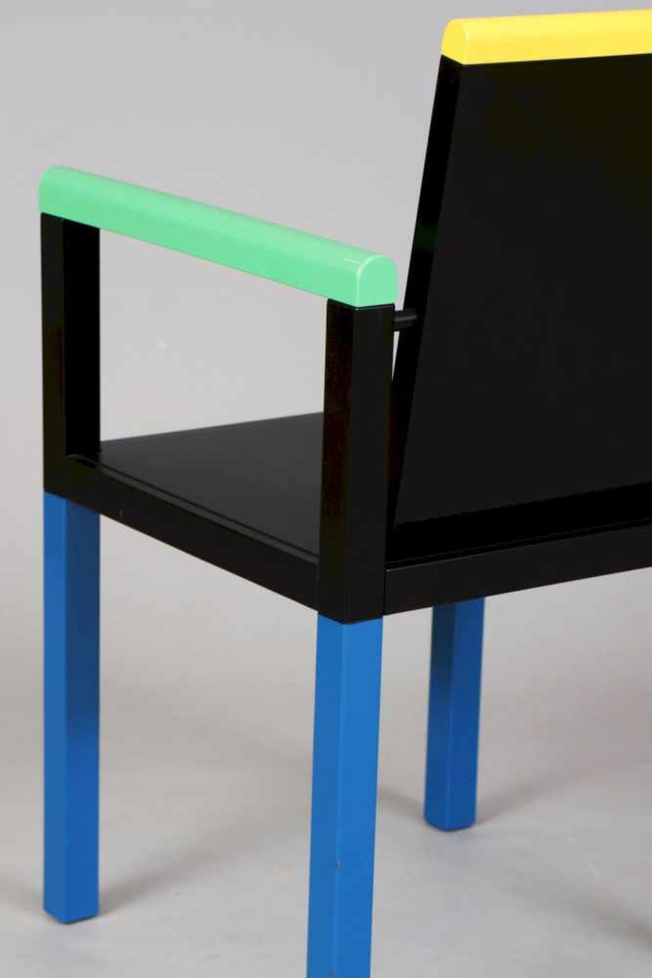 GEORGE JAMES SOWDEN (1942) ¨Palace Chair¨ für MEMPHIS (Milano) eckiger Rahmen Holz, farbig lackiert - Bild 4 aus 4