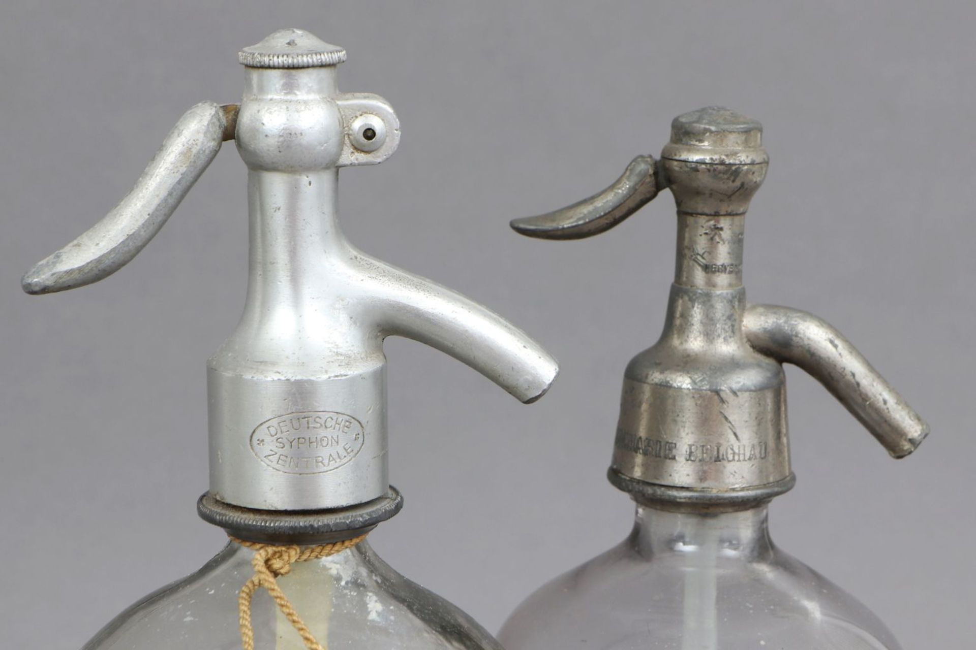 2 Soda-Siphons des 19./20. Jahrhundertsfarbloses Glas, 1x bezeichnet ¨J.G. Wright, Hamburg¨,< - Image 2 of 2