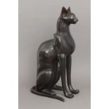 Bronzefigur ¨Ägyptische Katze¨dunkel patinierter Guss des 20. Jhdts., sitzende Darstellung m