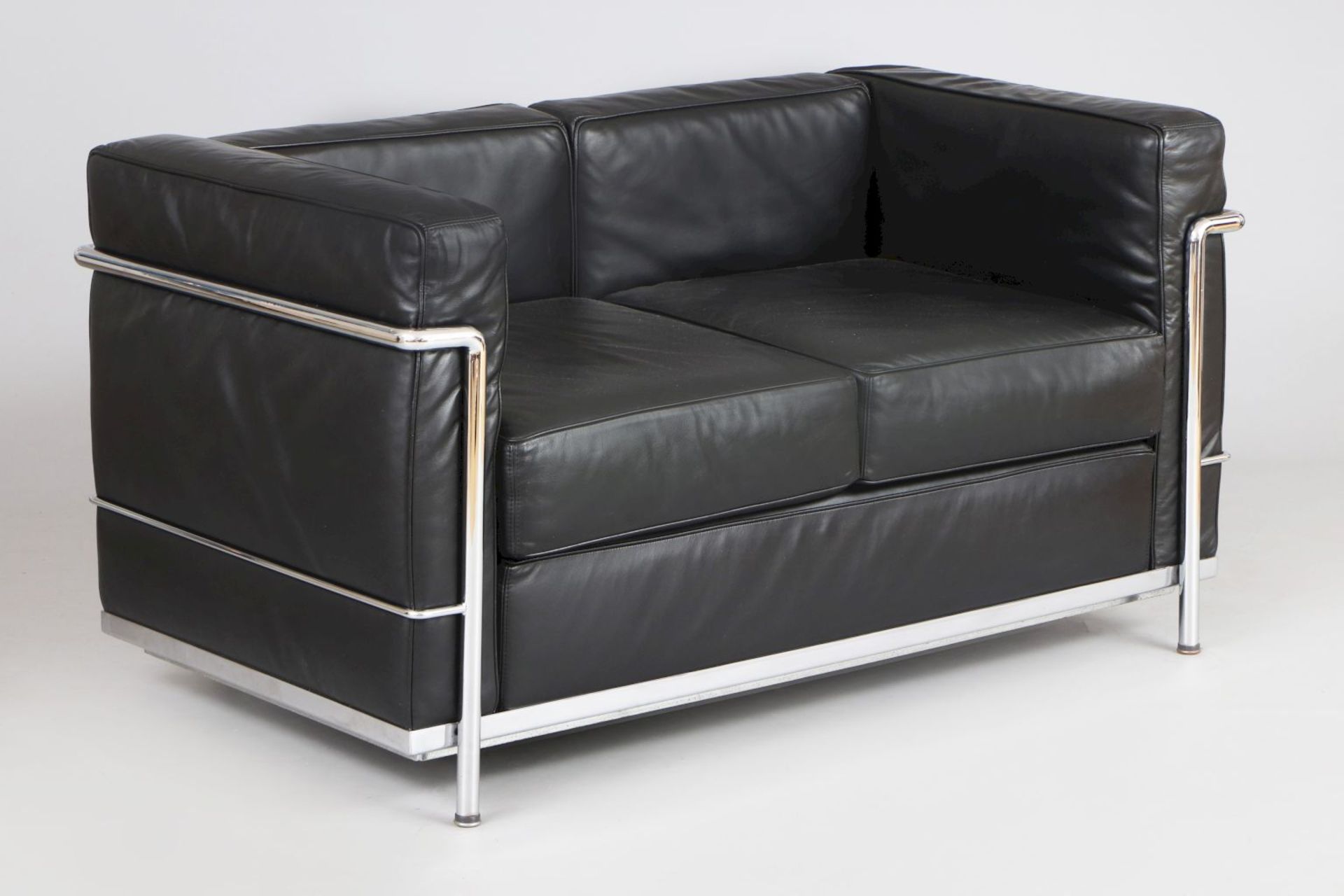 Sofa im Bauhaus-Stil2-sitzer, eckiger Rahmen aus verchromtem Stahlrohr, schwarz belederte Sitz- - Image 2 of 5