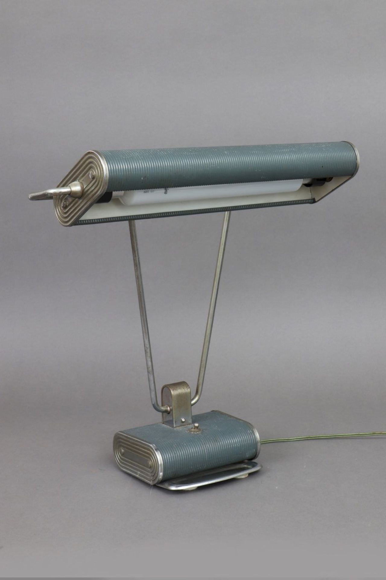 EILEEN GRAY Schreibtischlampe ¨Jumo¨ (Modell 71)frühe, grau lackierte Ausführung, H ca. 40c - Bild 2 aus 4