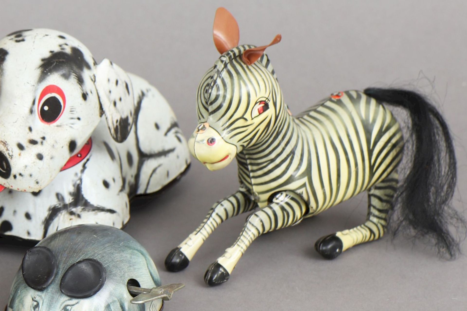 5 Teile Blechspielzeugdiverse Tiere (Krokodil, Zebra, Pferd, Maus und Hund), diverse Epochen un - Image 3 of 3