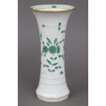 MEISSEN Vase2. Hälfte 20. Jahrhundert, Trompetenform, umlaufend ¨Indisch-Grün¨-Dekor mit G<
