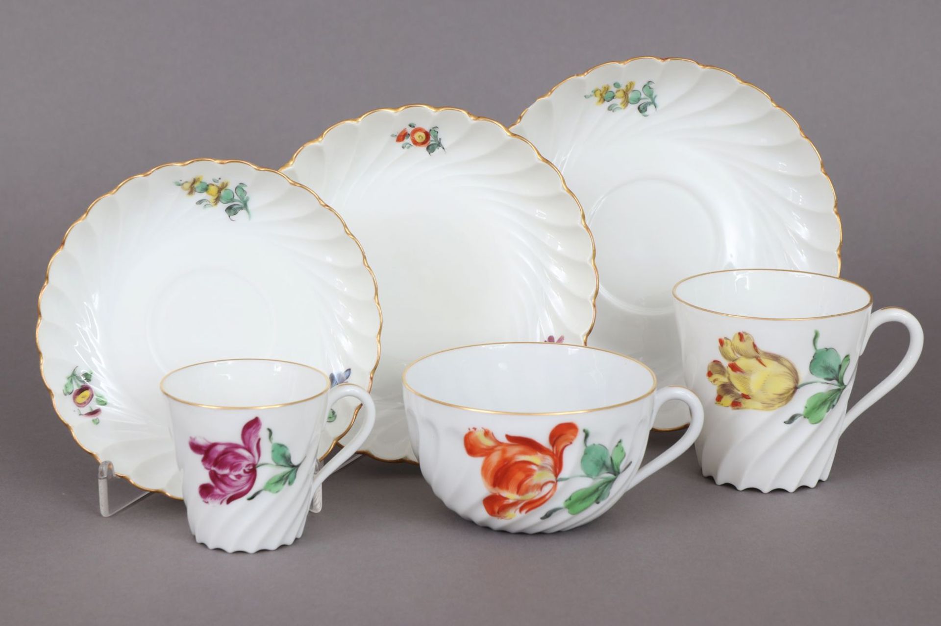 NYMPHENBURG Kaffee-/Teeservice für 6-7 Personen1910-1975, Form ¨Welle gerippt¨, polychrome B - Bild 3 aus 3