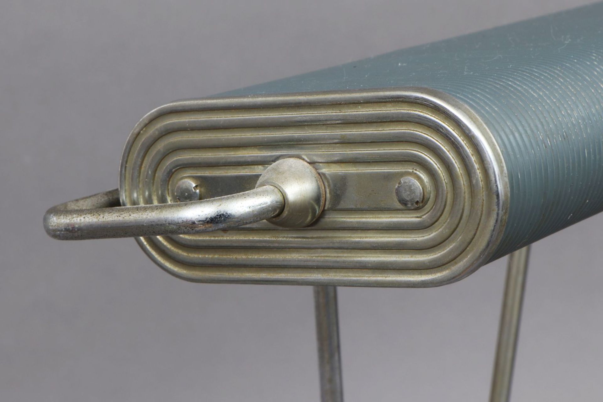 EILEEN GRAY Schreibtischlampe ¨Jumo¨ (Modell 71)frühe, grau lackierte Ausführung, H ca. 40c - Bild 4 aus 4