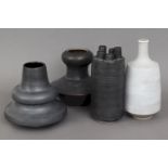 4 REINALDO ARIAS KASEN Keramik-Vasendiverse Formen und Ausführungen (schwarz bzw. hell glasier