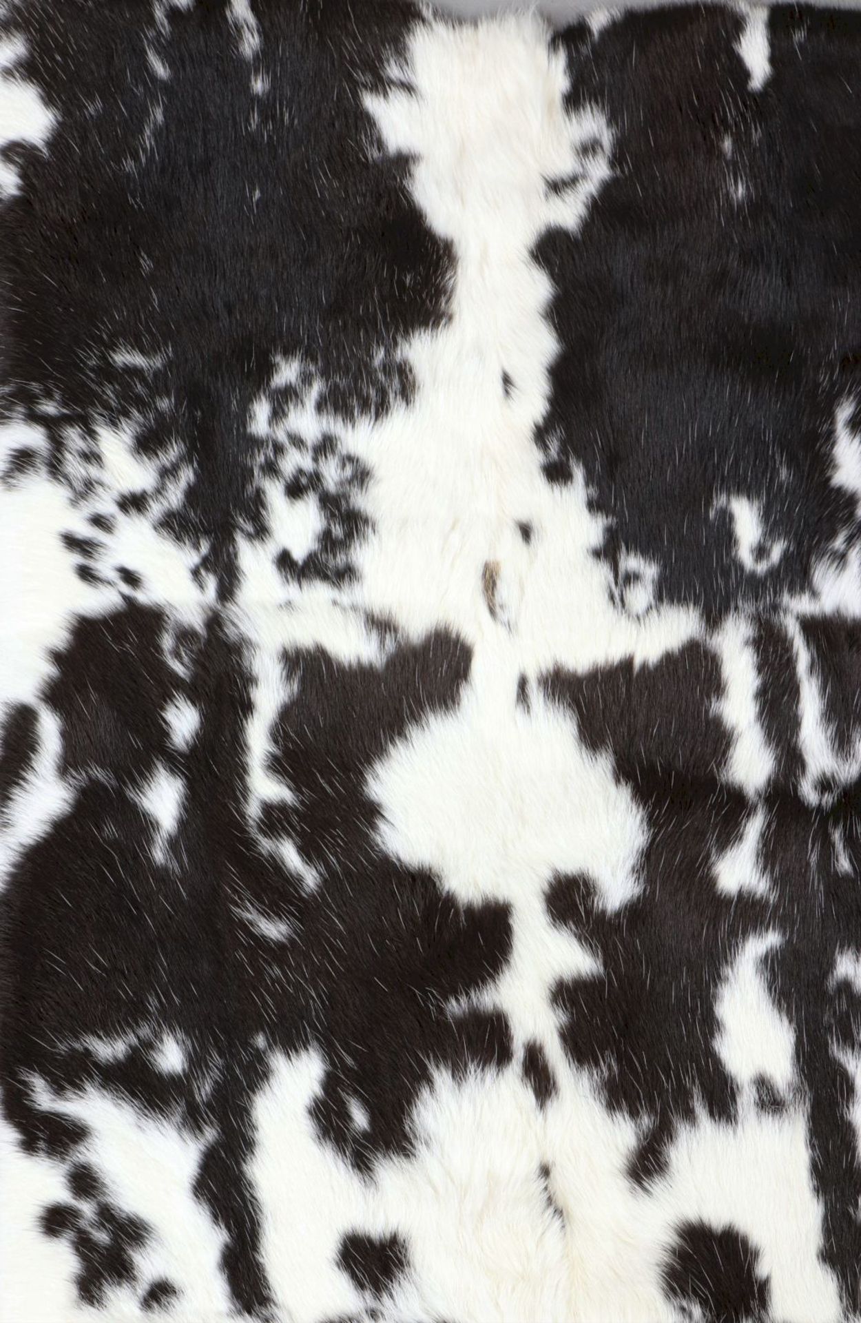 Kaninchenfelldecke/Plaidschwarz-weiß gemusterte Decke aus 25 Fellen, mit Baumwolle unterfütte - Bild 2 aus 2
