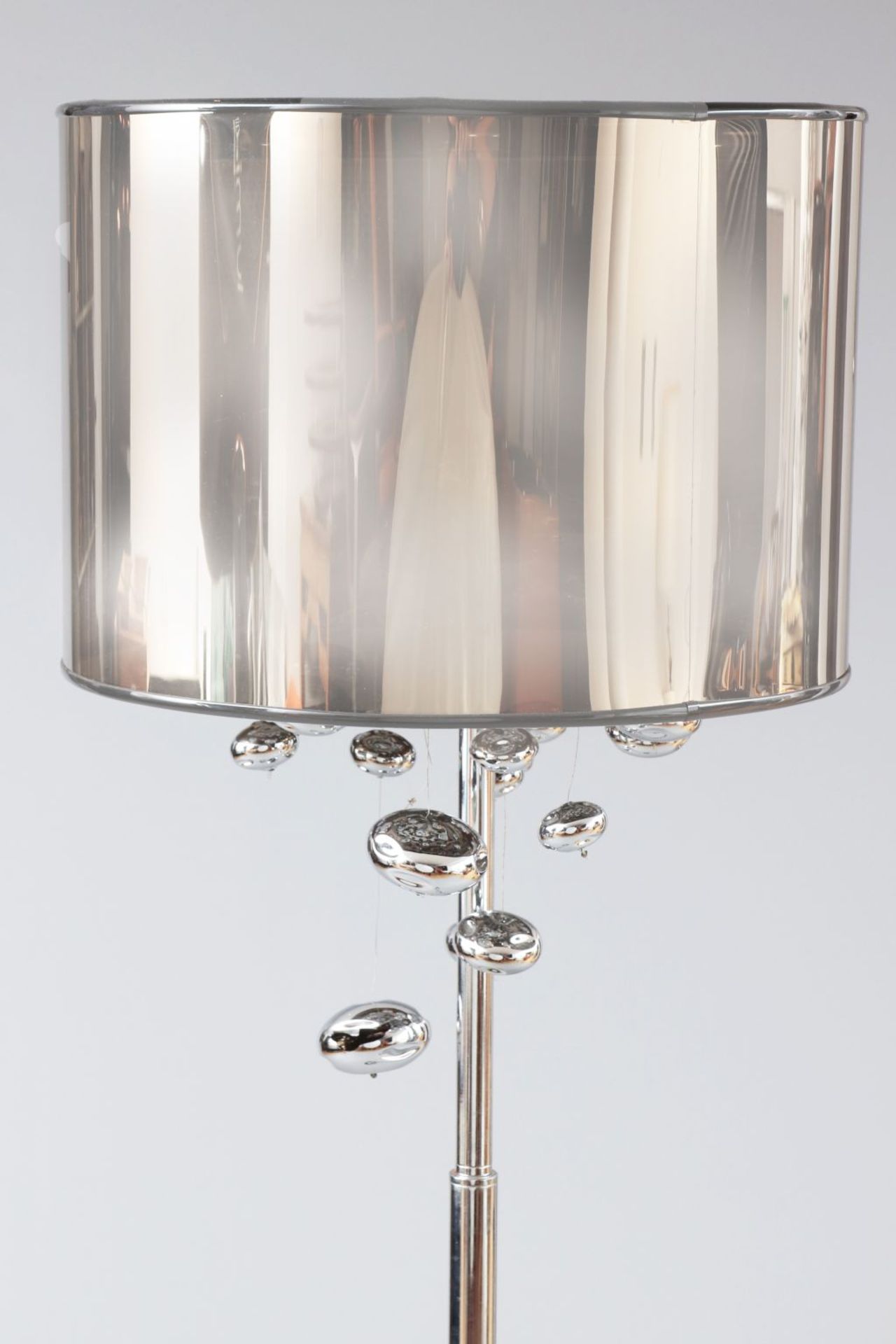 StehlampeSäulenstand mit runder Bodenplatte, verchromtes Metall, bronzefarben getönter, trans - Image 2 of 4