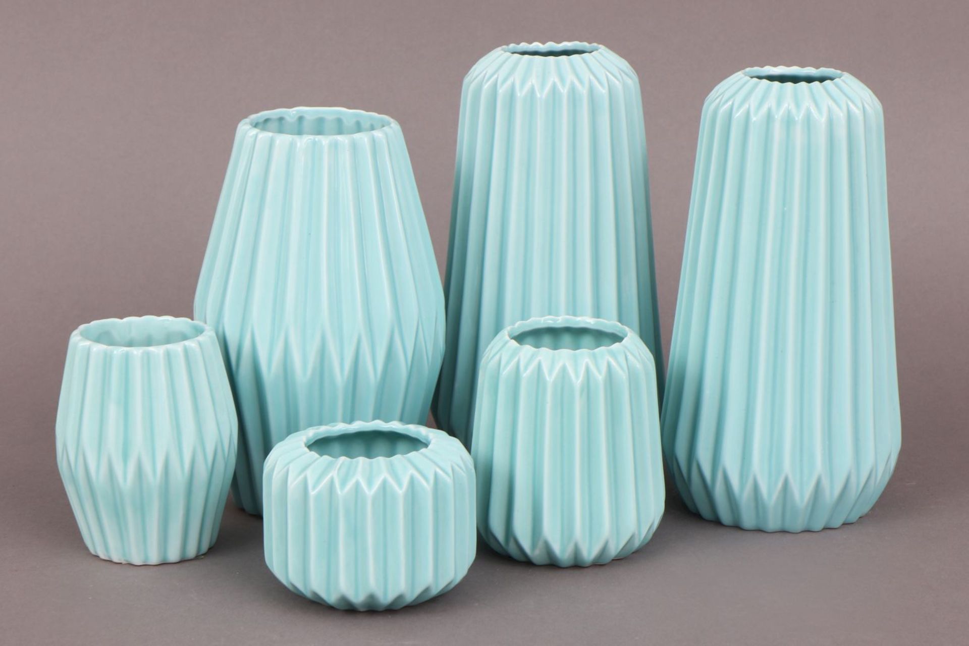 6 BLOOMINGVILLE Vasen im skandinavischen Mid-century StilPorzellan, mintgrün glasiert, diverse