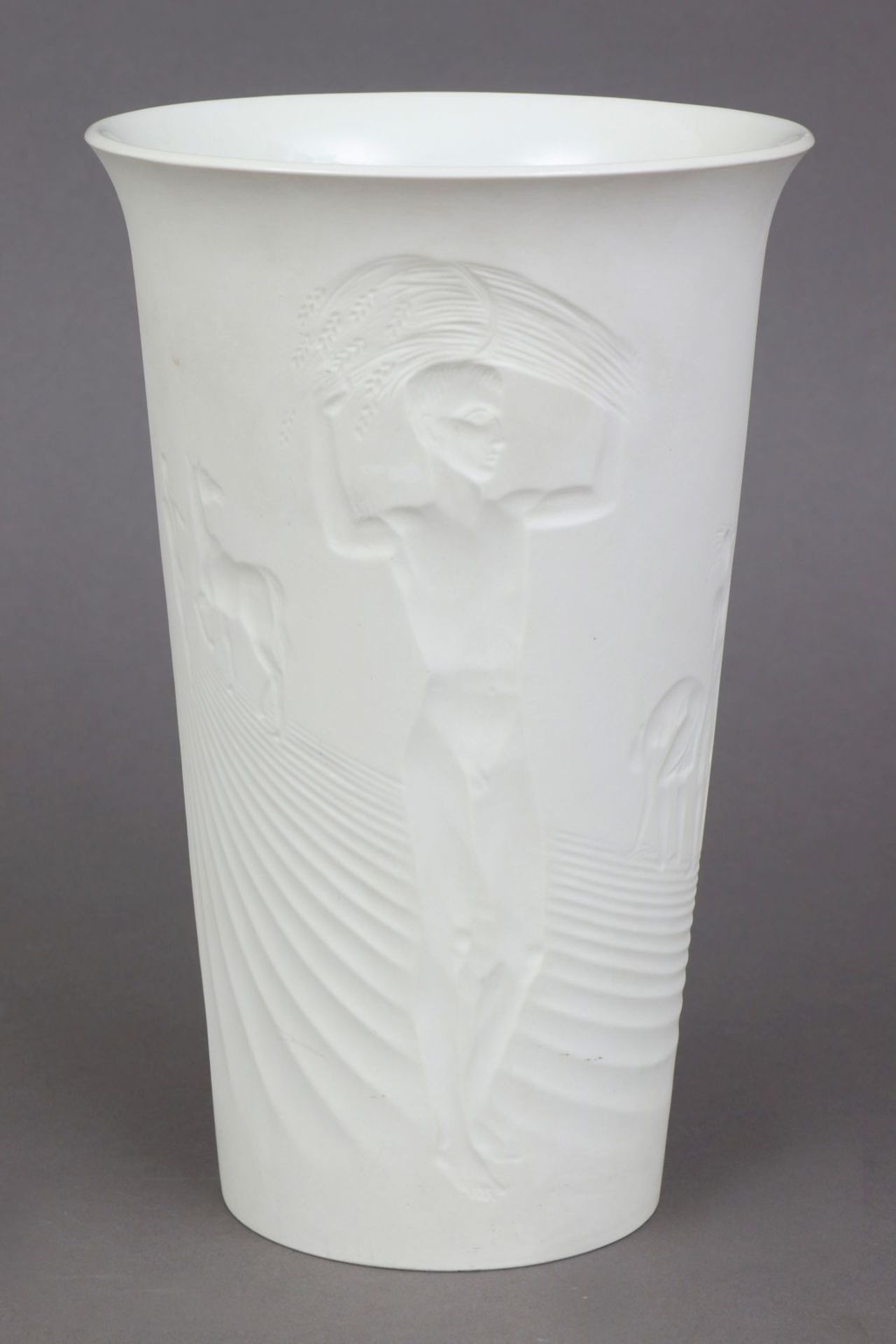 KPM BERLIN Vase ¨Erntebecher¨Mitte 20. Jahrhundert, Entwurf SIEGMUND SCHÜTZ (1933), Modell-<