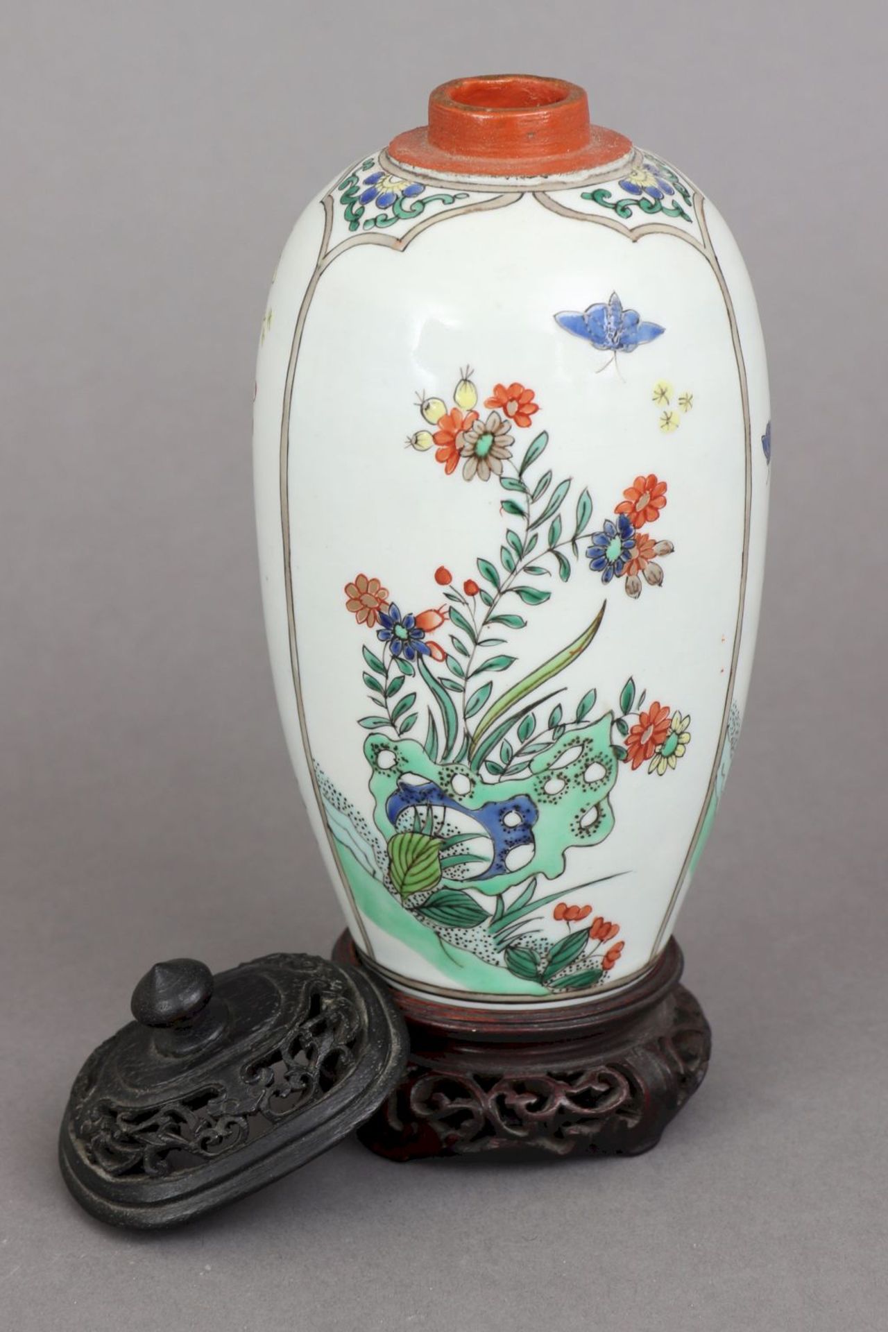 Chinesisches Porzellan Vorratsgefäß/DeckelvaseQing Dynastie (1644-1912, hier wohl frühes 19. - Bild 2 aus 3