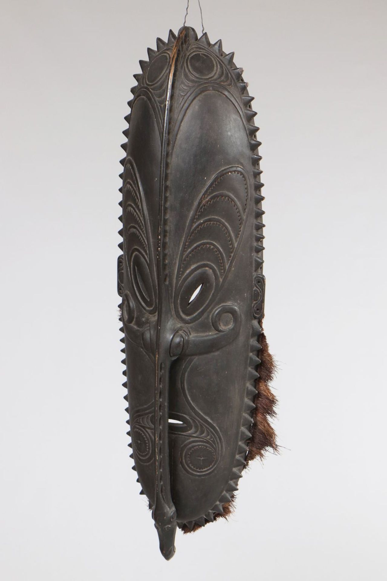 Sepik Ritualmaske, Papua NeuguineaHolz, geschnitzt und ebonisiert, vermutlich 1. Hälfte 20. Ja - Image 2 of 3