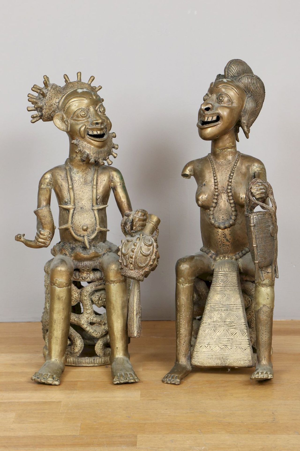 Paar afrikanische Bronzefiguren