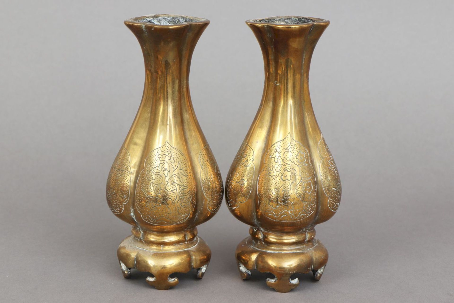 Paar chinesische Bronzevasen