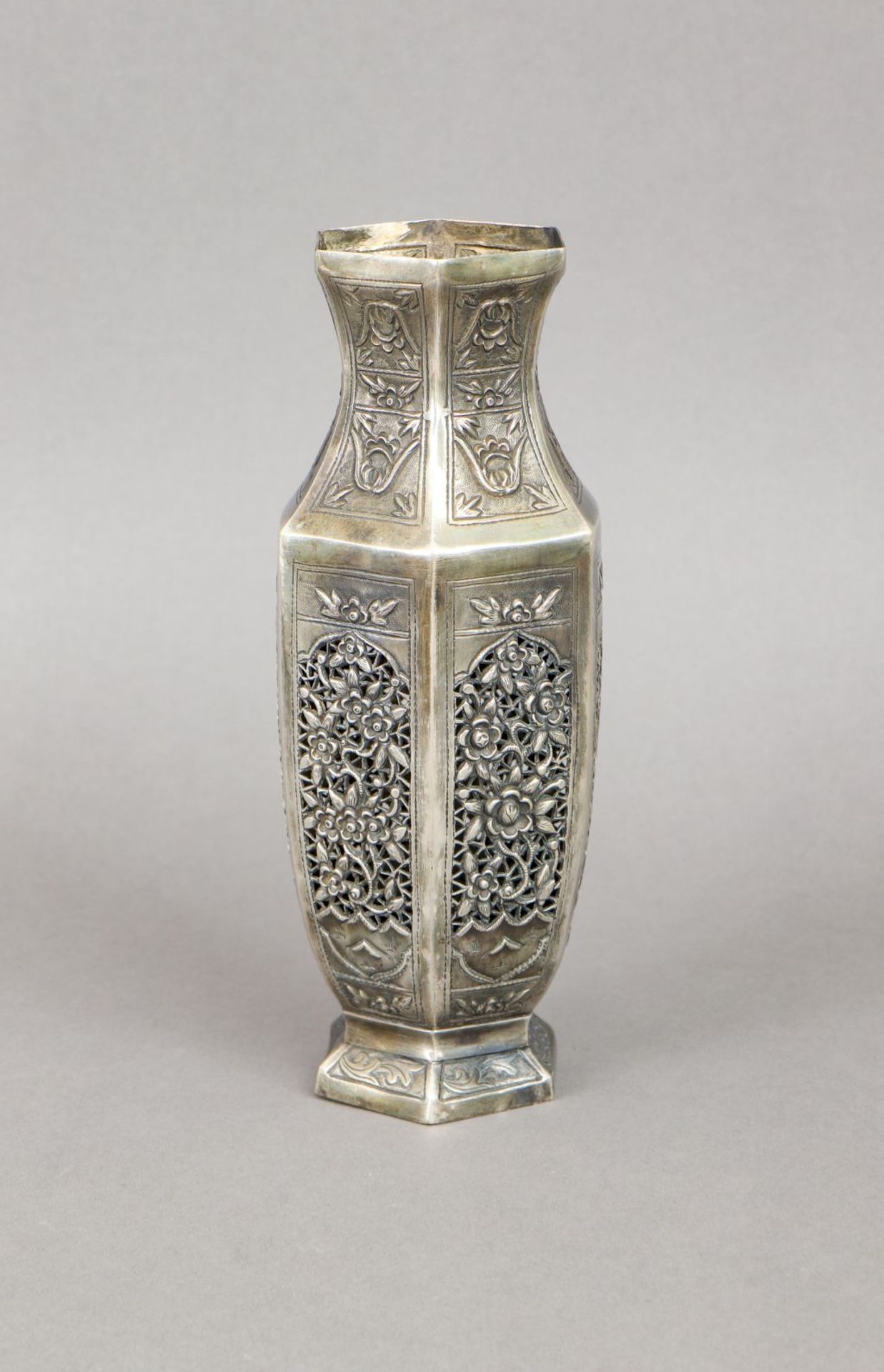 Chinesische Metall-Vase - Image 2 of 2