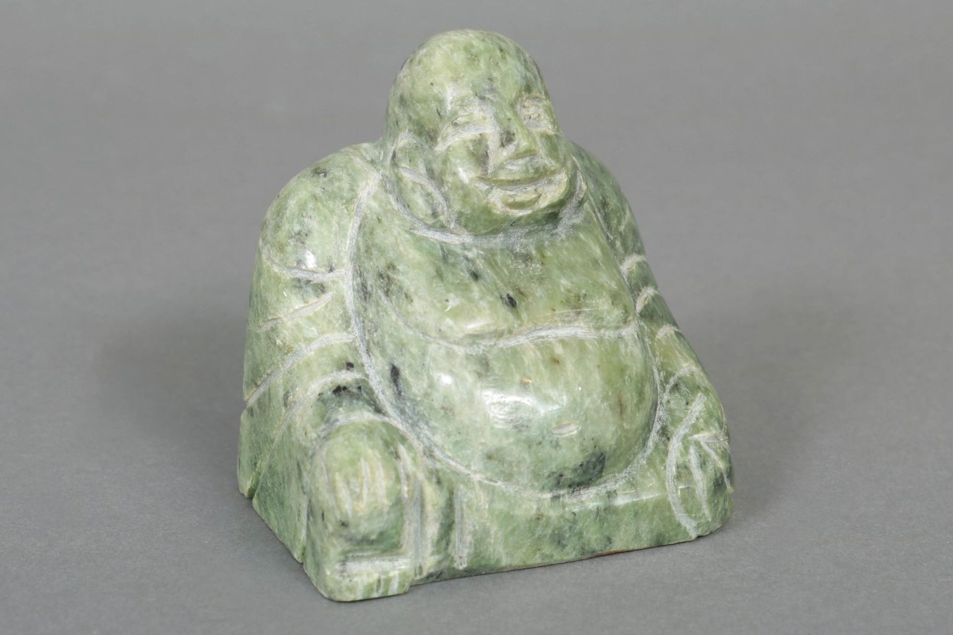 Jade-Figur ¨Buddha¨ (sitzend und lachend)