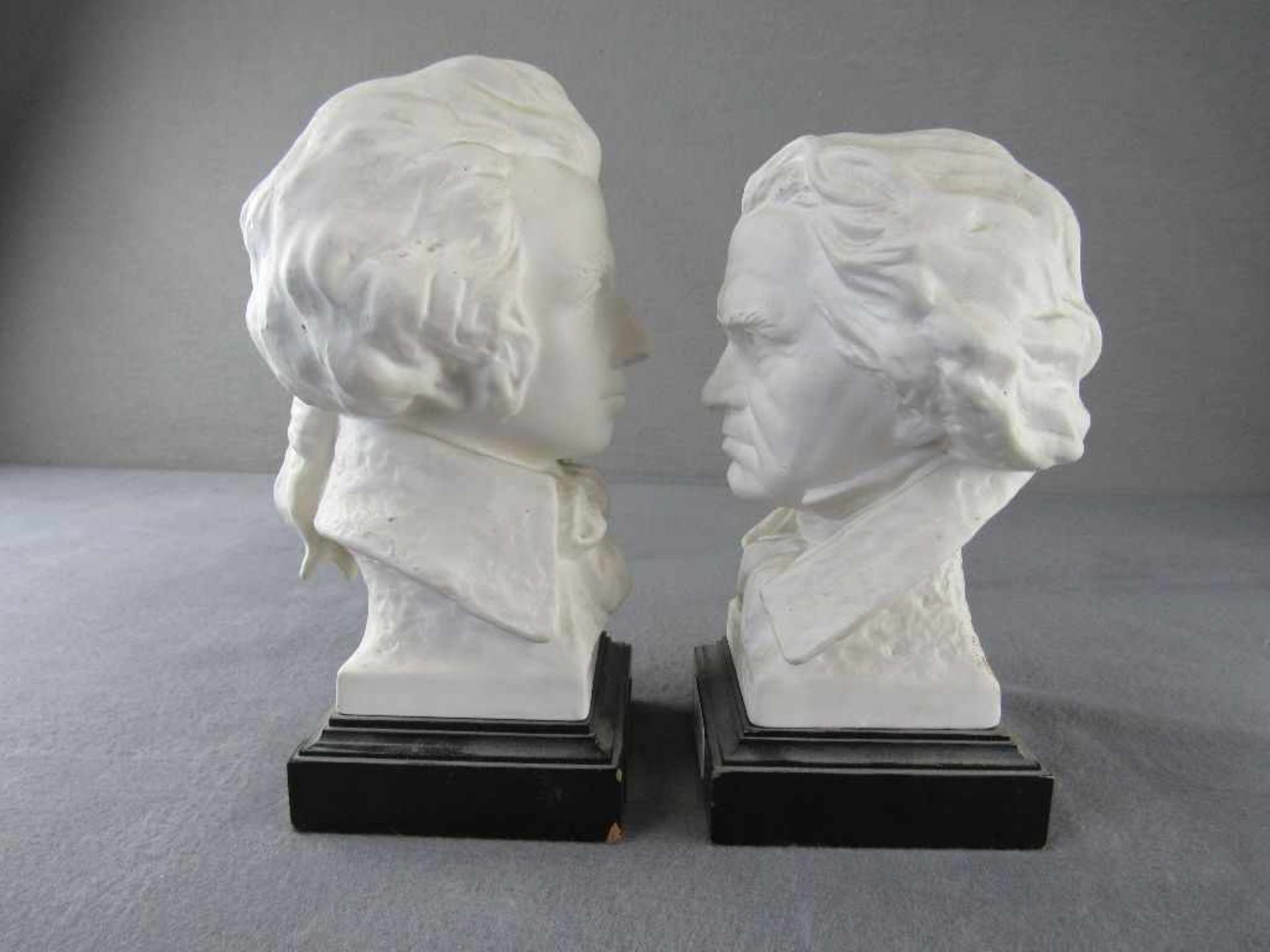 Zwei Büsten Beethoven und Mozart Hersteller Goebel Deutschland rückseitig signiert Höhe:23cm<br - Bild 4 aus 5