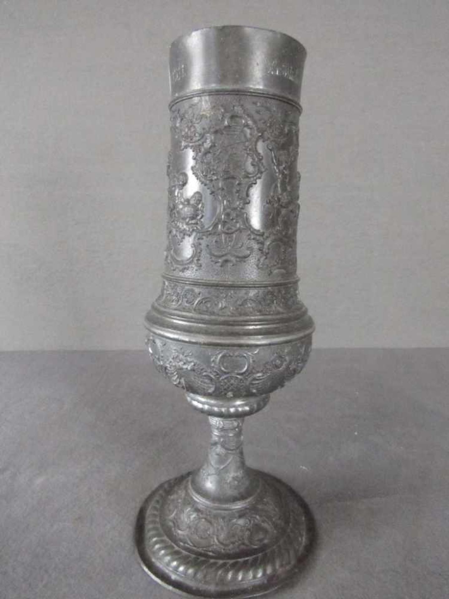 Großer Pokal Metall von 1910 31,5cm hoch< - Image 3 of 3