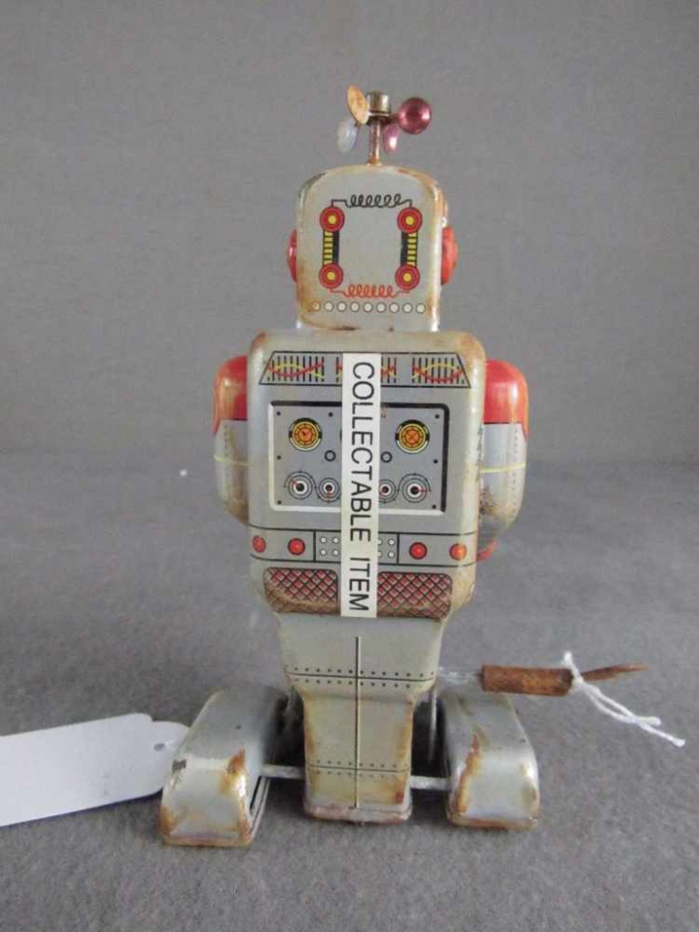 Blechspielzeug mechanisch Uhrwerkantrieb flugrostig hier: Roboter 13,5cm - Image 3 of 5