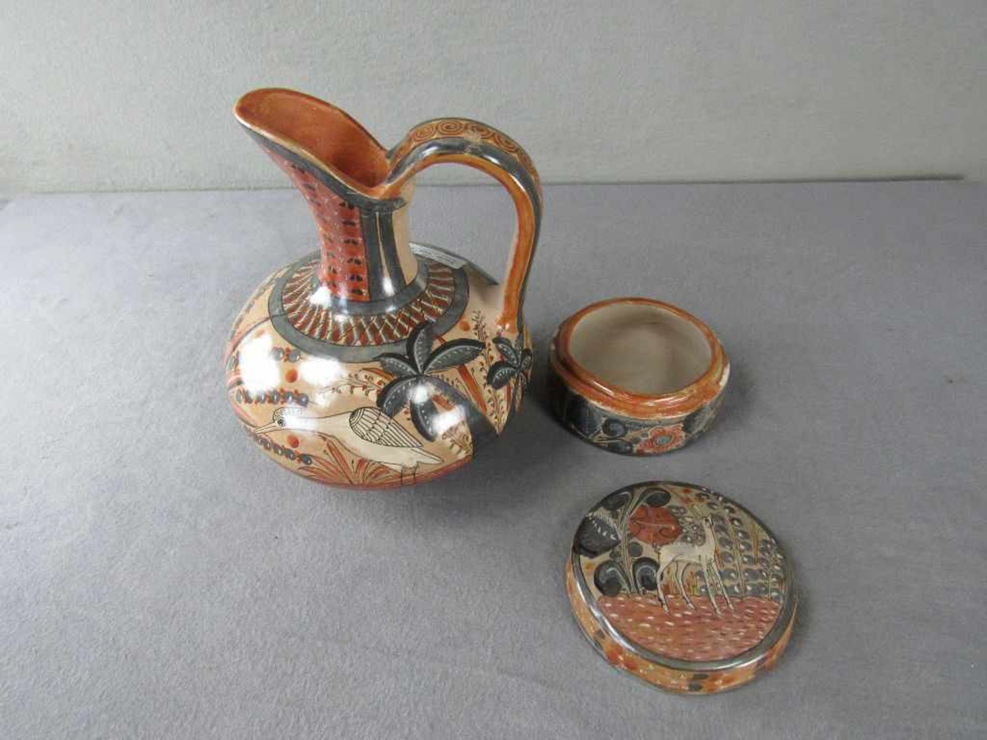 Zwei Teile handbemalte Keramik Dose leicht gechipt - Image 2 of 2