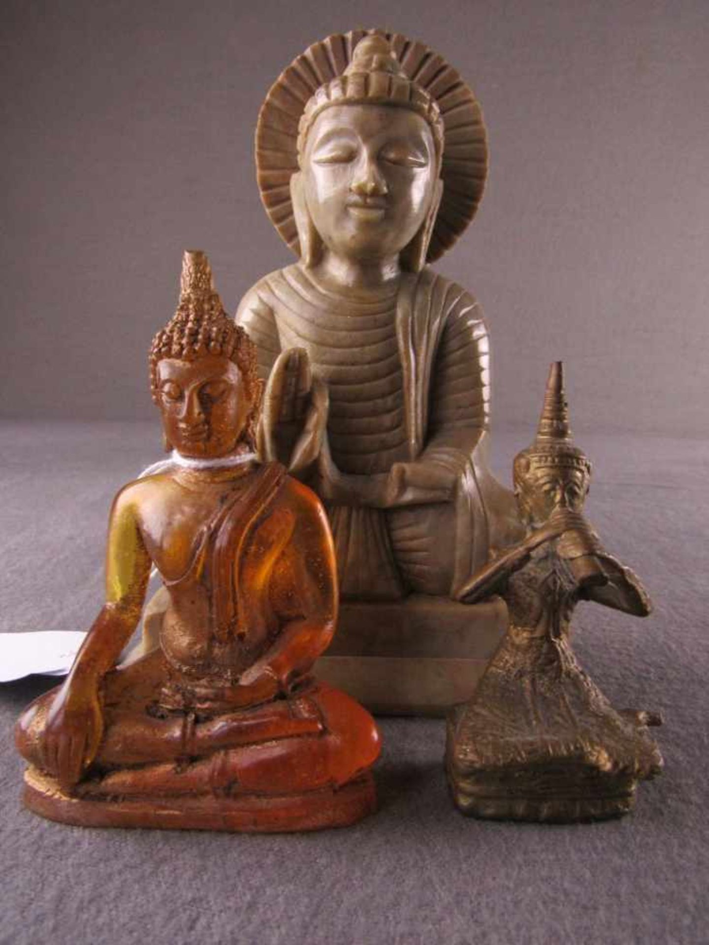 Drei Buddhastatuen asiatisch verschieden Materialien 9-17cm - Bild 4 aus 4