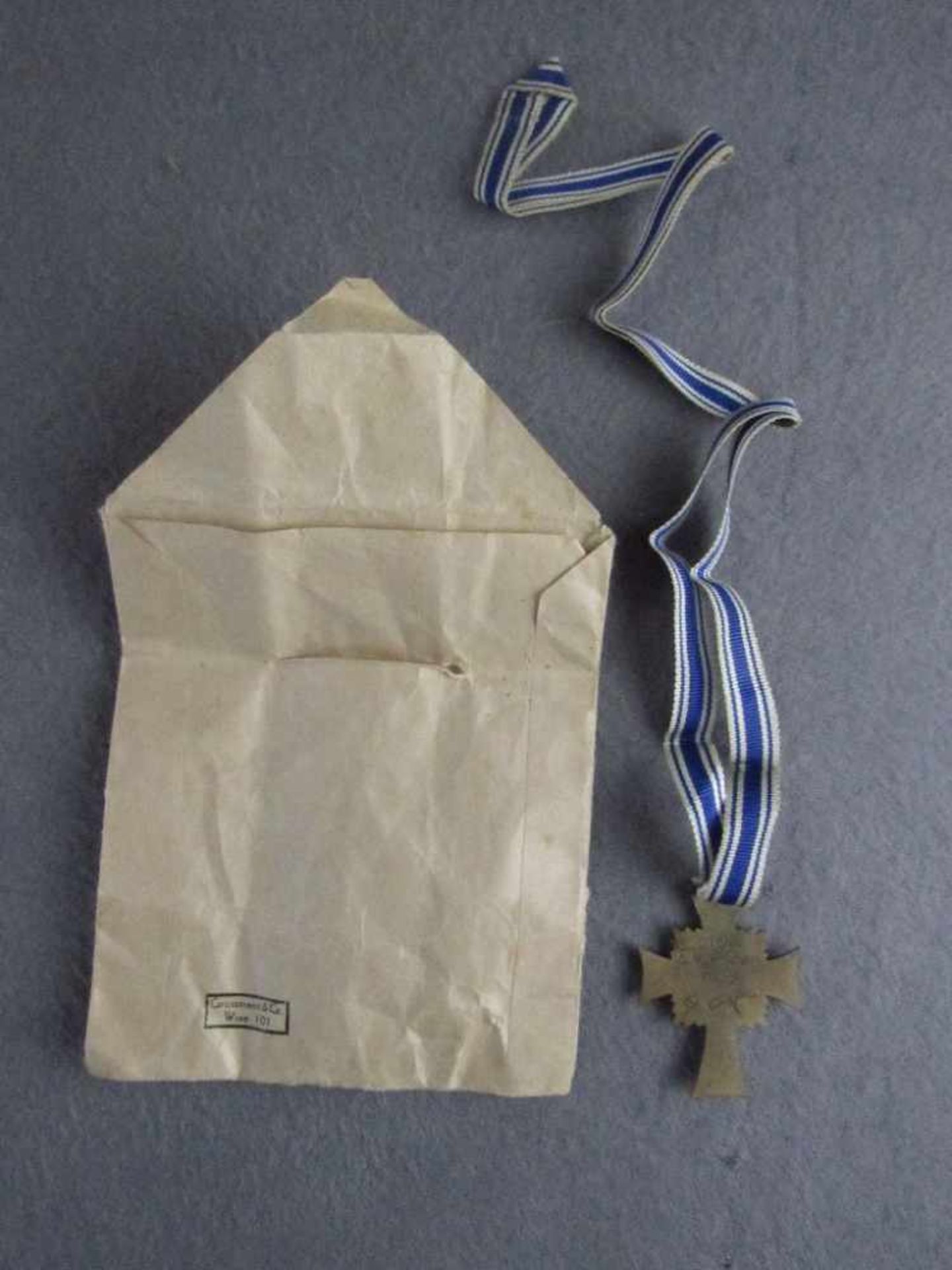 Orden 2.WK Ehrenkreuz der Deutschen Mutter 3. Stufe in original Tüte ungetragen< - Bild 2 aus 3