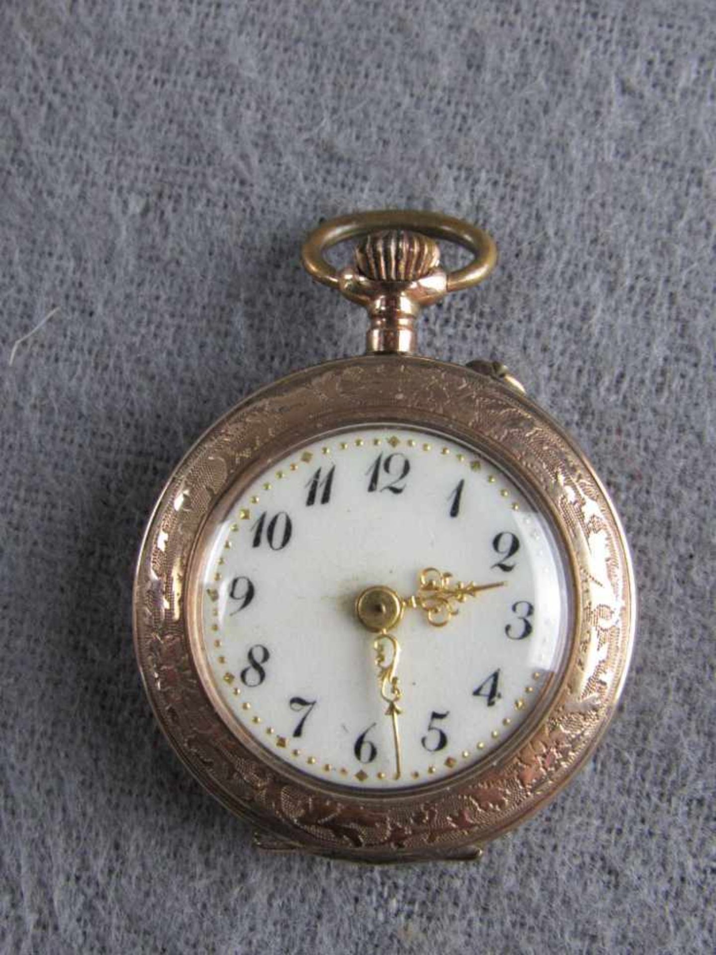 Kleine Damentaschenuhr wohl Gold um 1900 ungeprüft läuft an<b