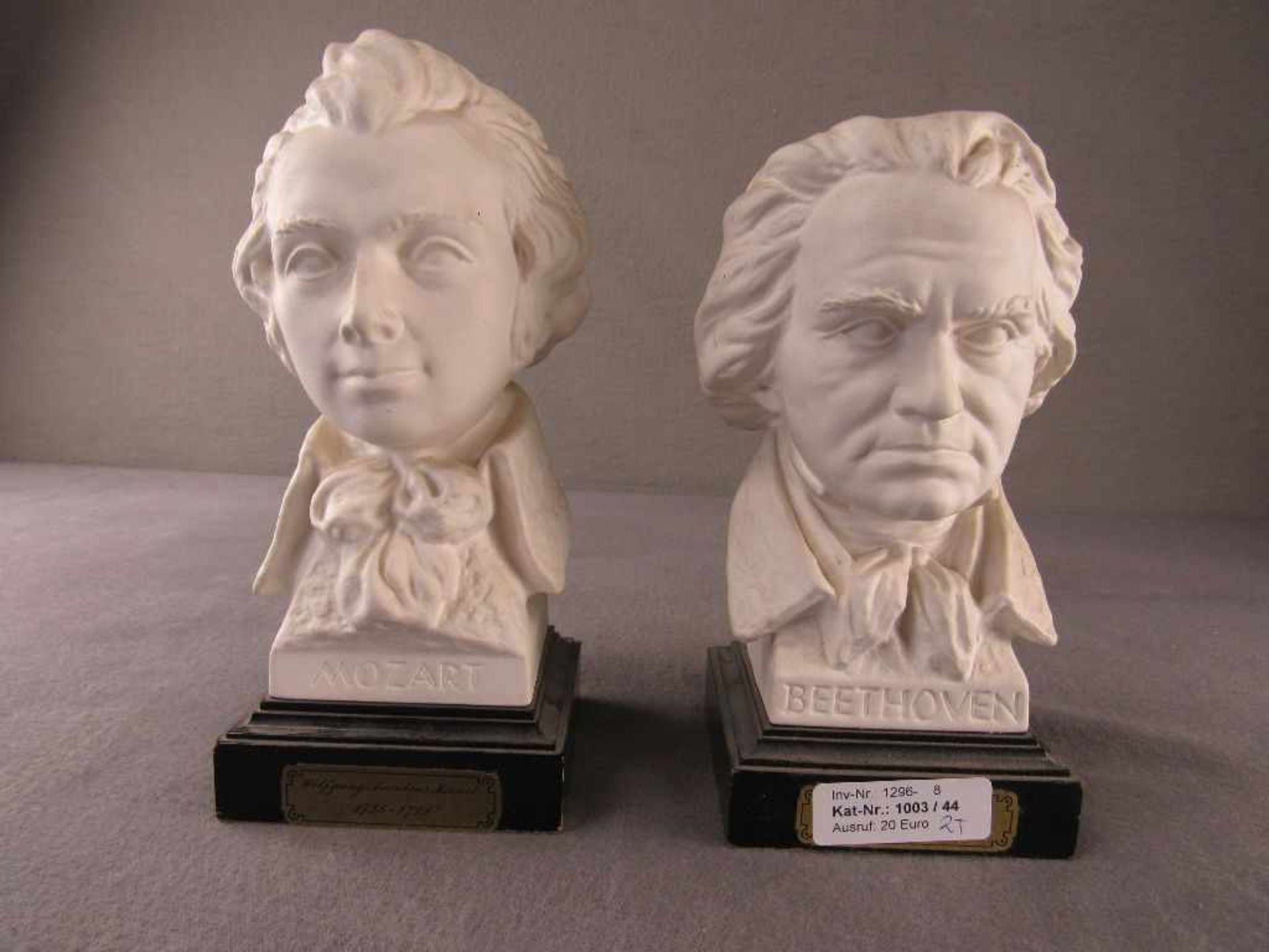 Zwei Büsten Beethoven und Mozart Hersteller Goebel Deutschland rückseitig signiert Höhe:23cm<br