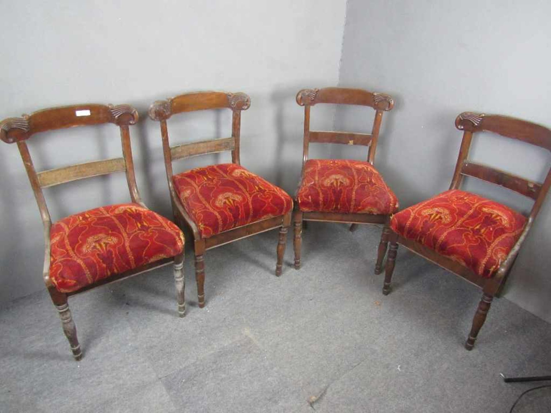 Vier antike Stühle um 1880 Restaurationsobjekte<