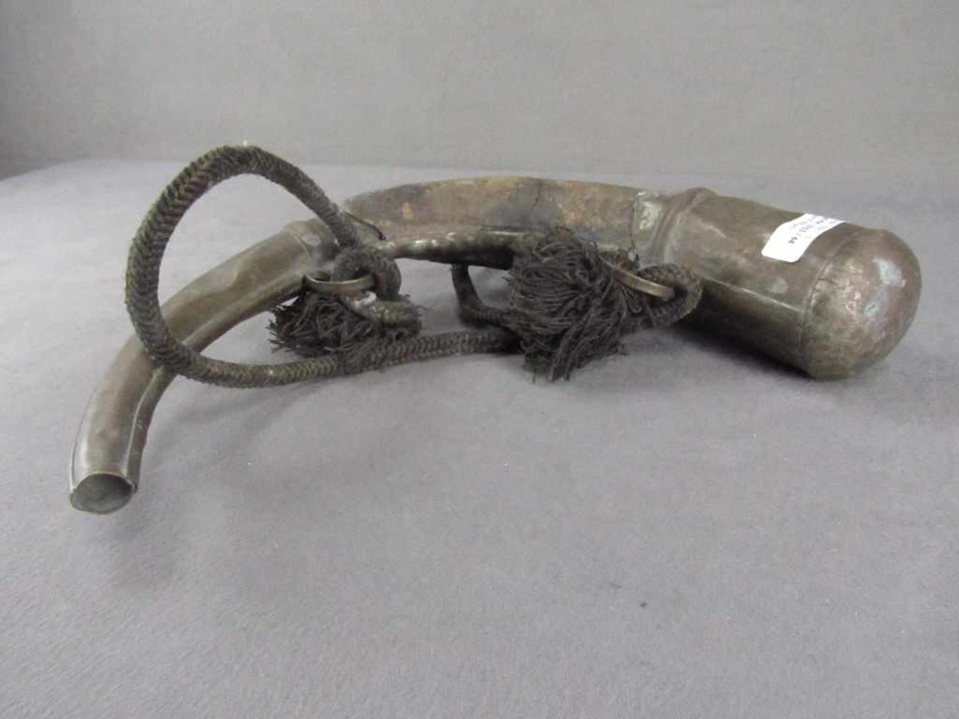 Antikes Pulverhorn wohl arabisch leicht gebrochen sehr dekoratives Stück< - Image 3 of 3