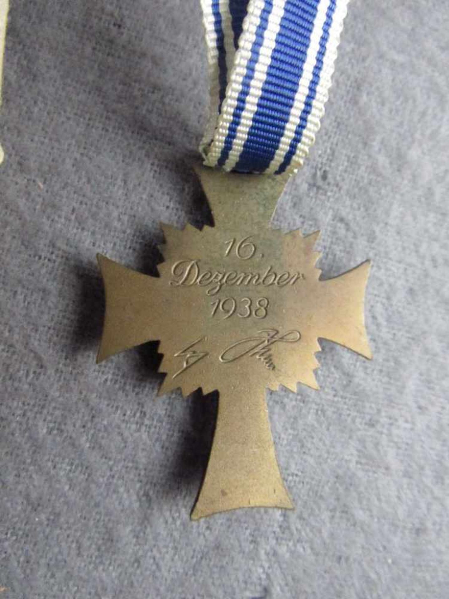 Orden 2.WK Ehrenkreuz der Deutschen Mutter 3. Stufe in original Tüte ungetragen< - Bild 3 aus 3