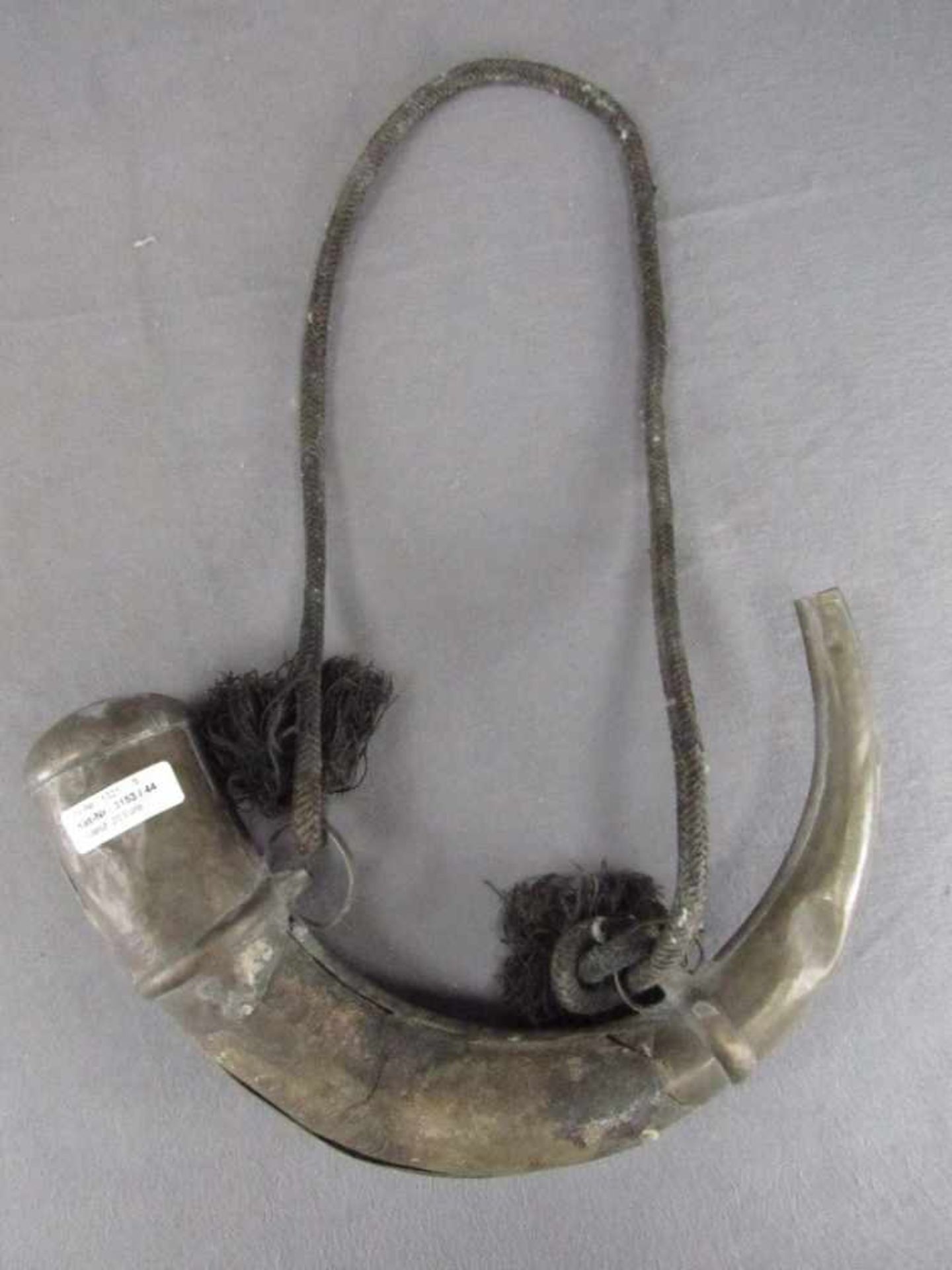Antikes Pulverhorn wohl arabisch leicht gebrochen sehr dekoratives Stück< - Image 2 of 3