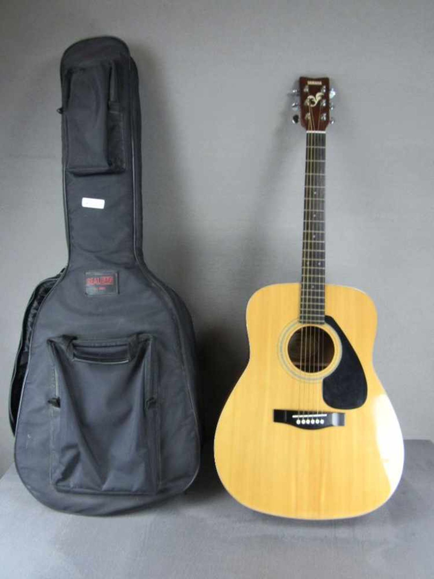 Gitarre Yamaha mit Tasche