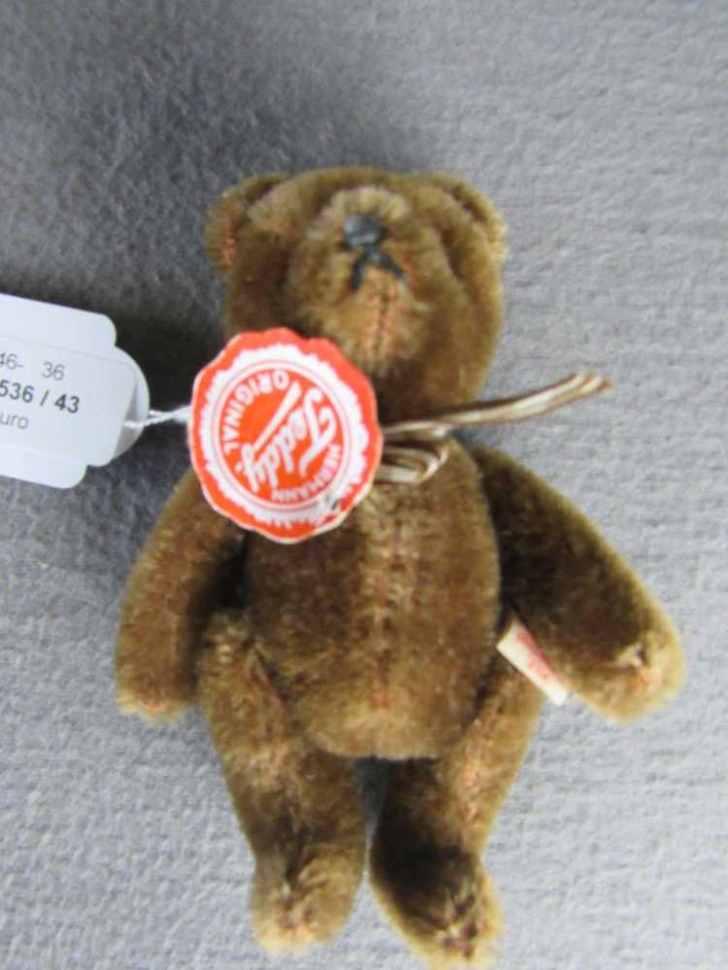 Hermann Teddy 100% original unbespieltes Vitrinenstück 13cm hoch<