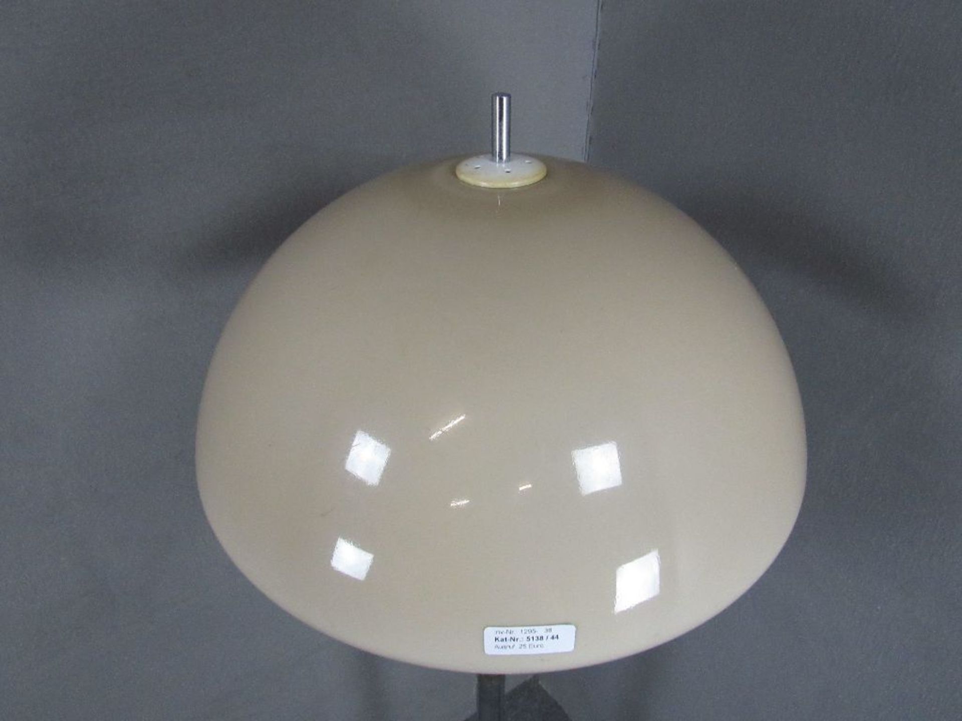 Space Age Stehlampe 70er Jahre zweiflammig funktionstüchtig ca.165cm hoch guter Zustand< - Image 2 of 4