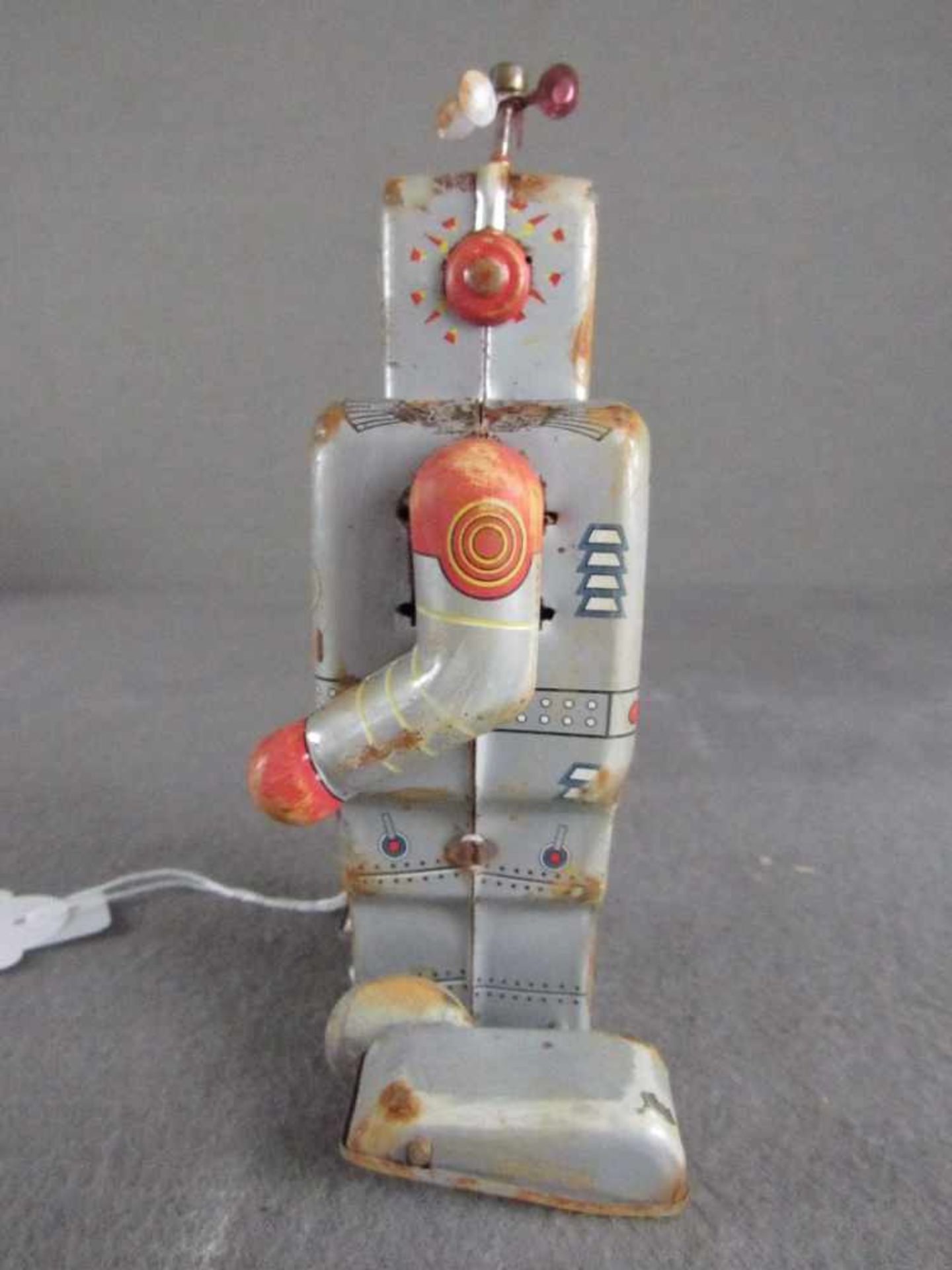 Blechspielzeug mechanisch Uhrwerkantrieb flugrostig hier: Roboter 13,5cm - Image 2 of 5