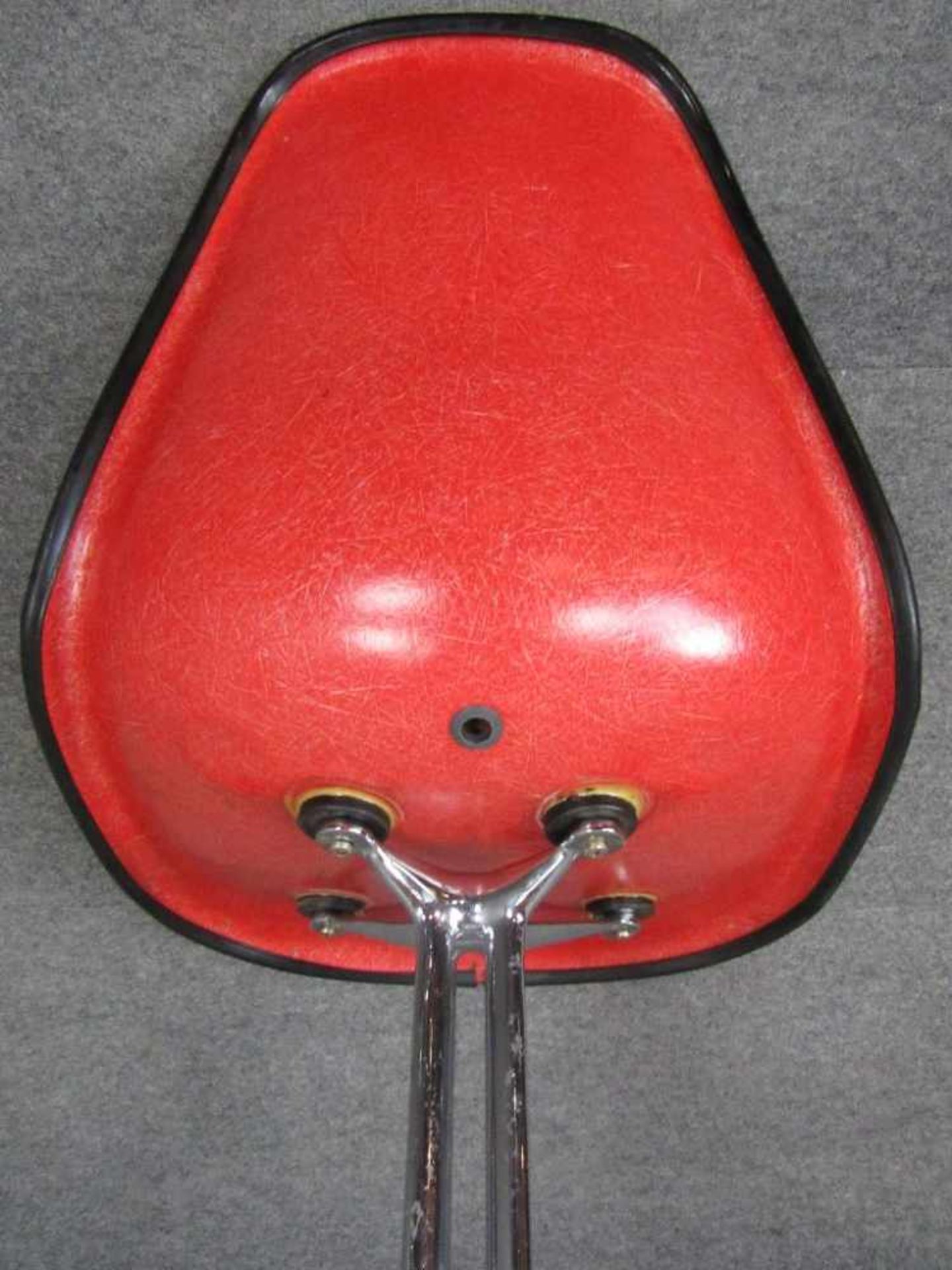 Designerstuhl Eams Side Chair Hermann Miller auf La Fonda Base original 60er Jahre rotes Fiberglas - Bild 5 aus 8